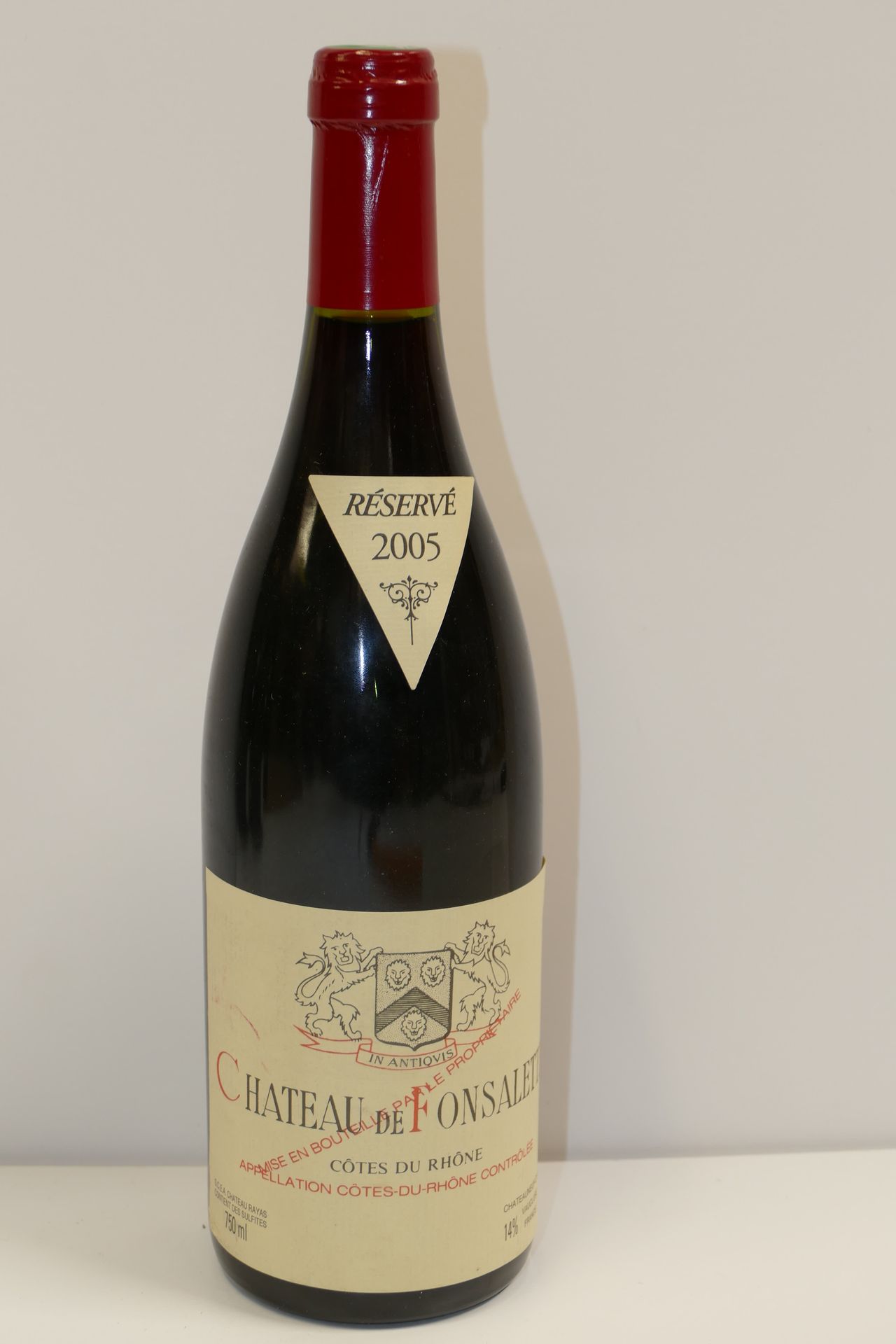 Null 1 Btle Château de Fonsalette rouge 2005 étiquette très très légèrement sale&hellip;