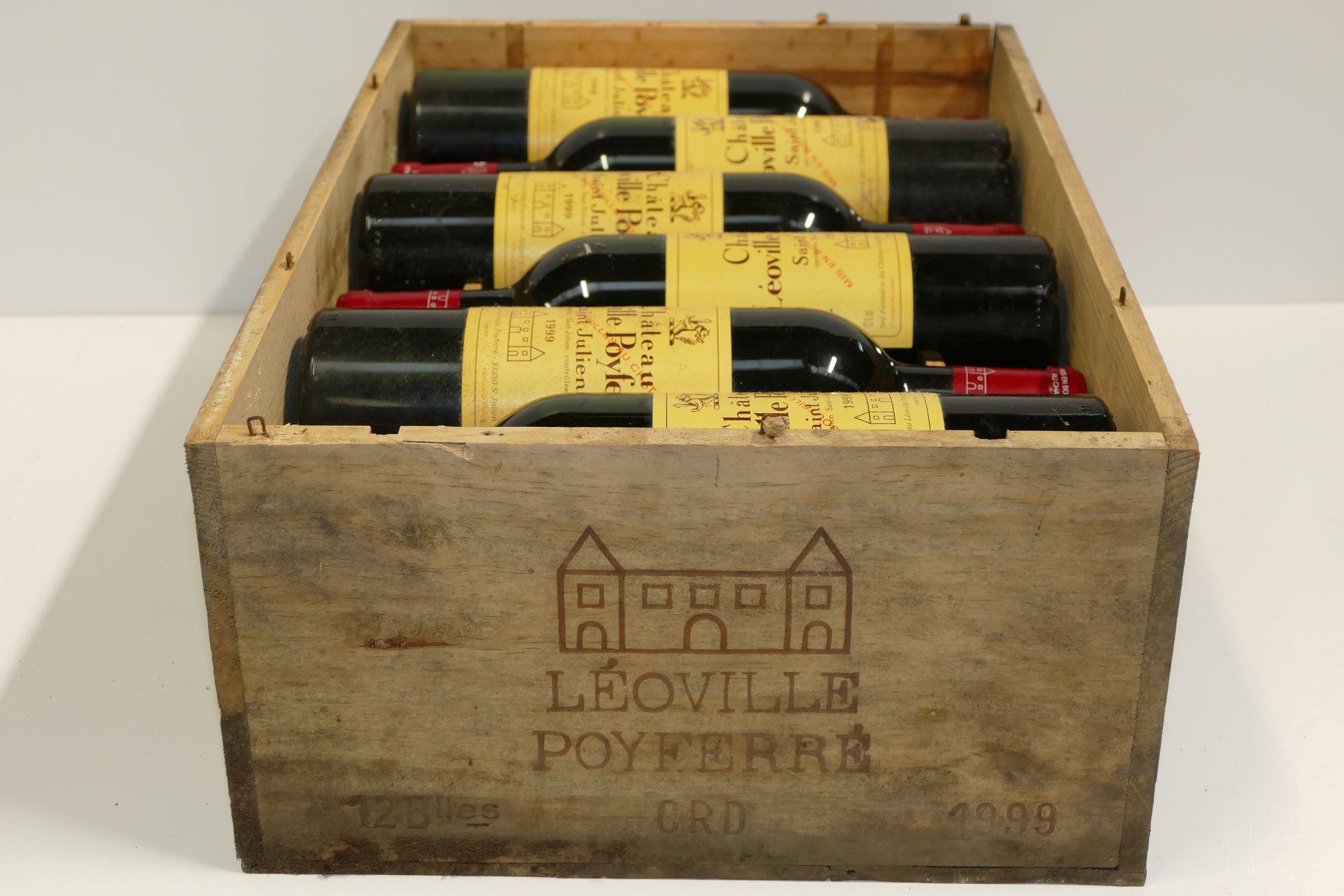 Null 12 Btles Château Léoville Poyferré 1999 GCC Saint Julien 脏标签，脏木箱 专家：Emilie &hellip;