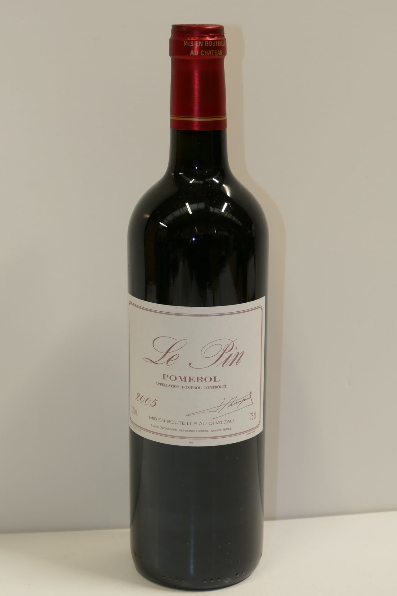 Null 1 Btle Château Le Pin 2005 Pomerol from an original wooden case of 6 Btles &hellip;