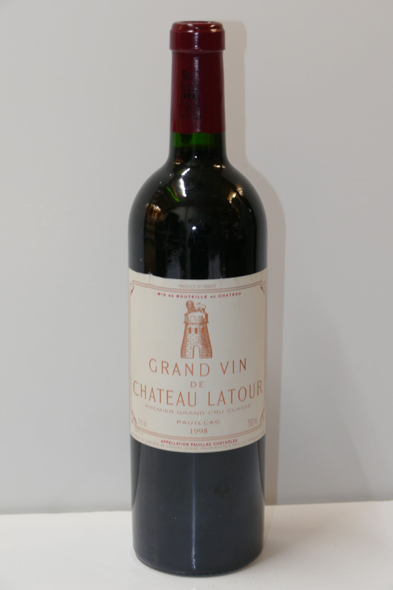 Null 1 Btle Château Latour 1998 1er GCC Pauillac Etikett sehr leicht beschädigt &hellip;