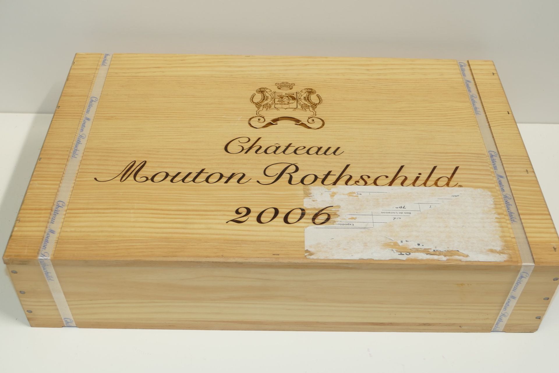 Null 6 Btles Château Mouton Rothschild 2006 1er GCC Pauillac en caisse bois d’or&hellip;