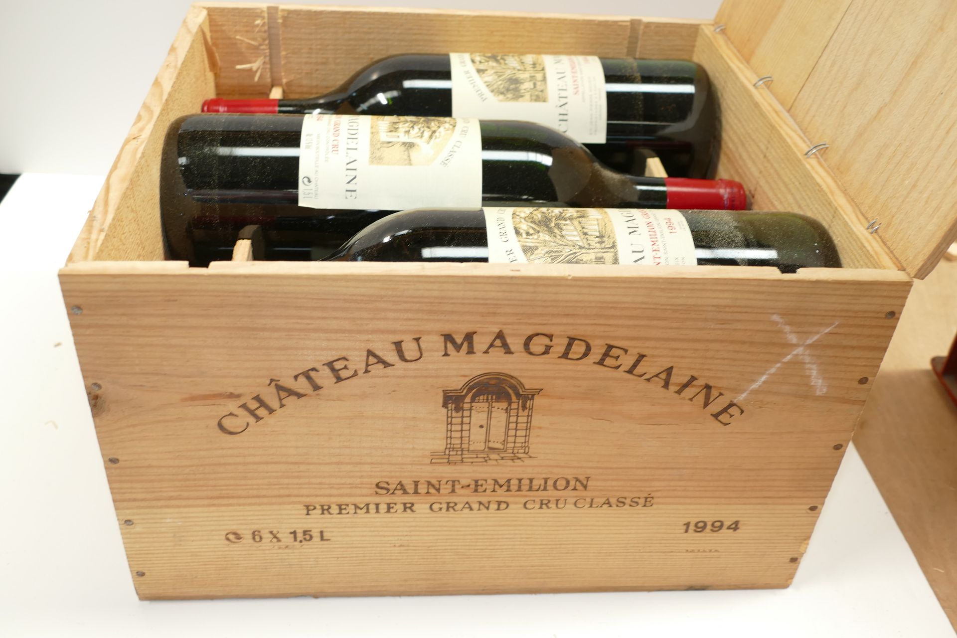 Null 6 Magnums Château Magdelaine 1994 GC Saint Emilion in original wooden case &hellip;