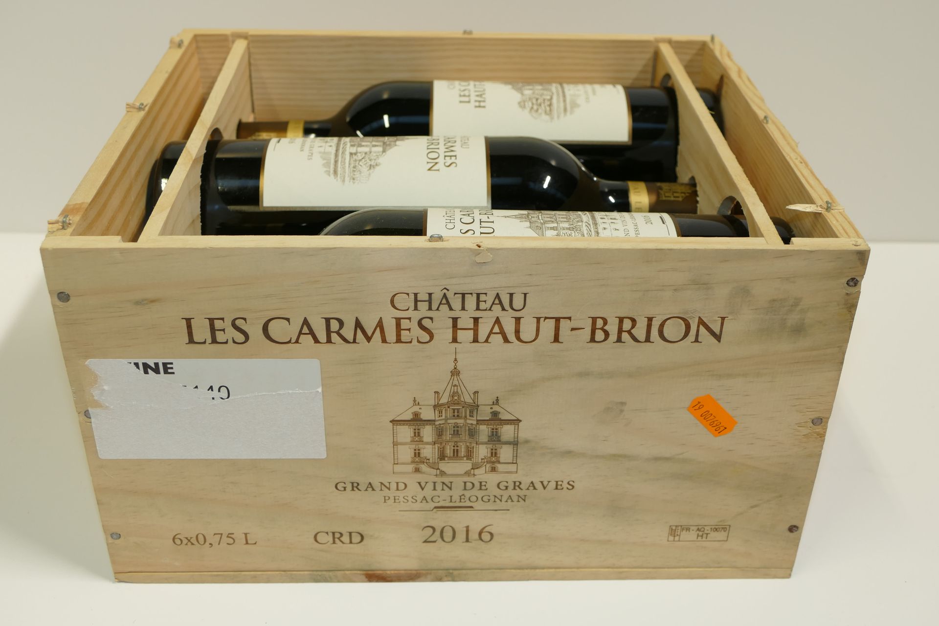 Null 6 Btles Château Les Carmes Haut Brion 2016 Graves in original wooden case E&hellip;