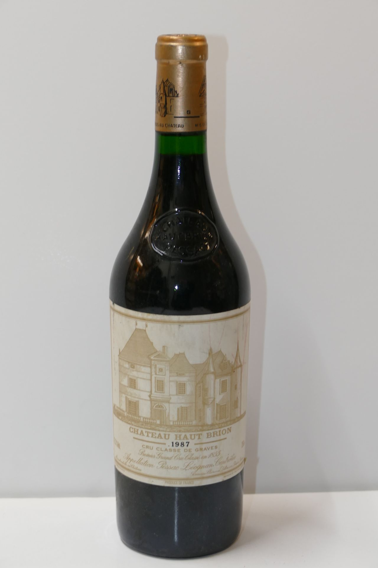 Null 1 Btle Château Haut Brion 1987 1er GCC Graves label slightly dirty and very&hellip;