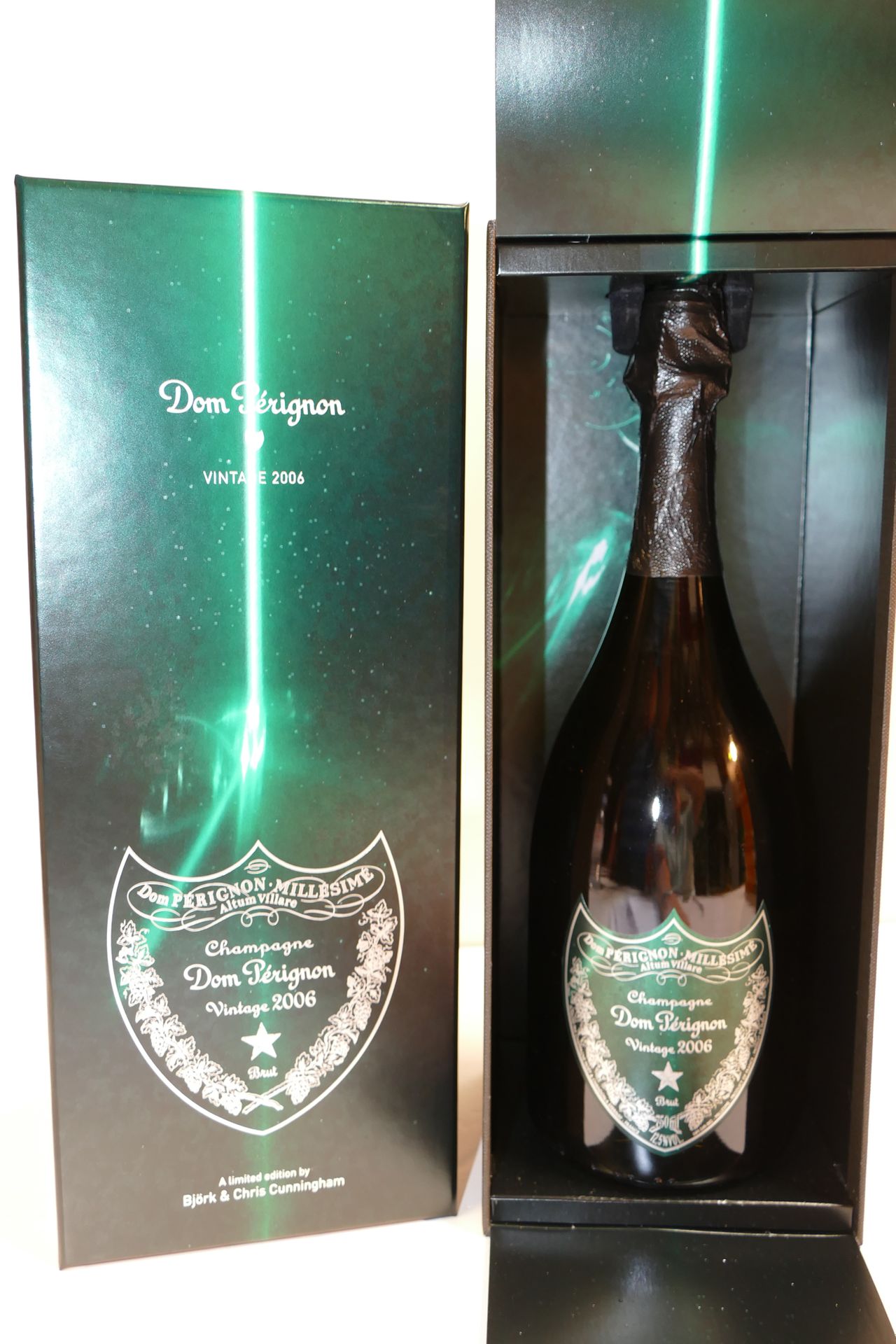 Null 1 Btle Champagne Dom Pérignon 2006 Limited Edition Björk and Chris Cunningh&hellip;