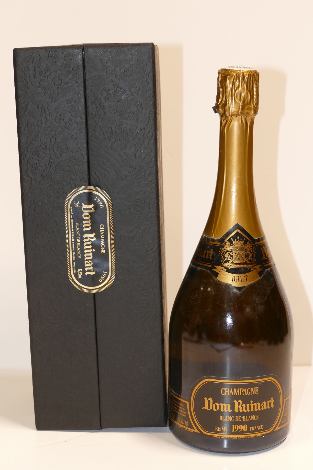 Null 1 Btle Champagne Dom Ruinart 1990 en una caja Experto : Emilie Gorreteau