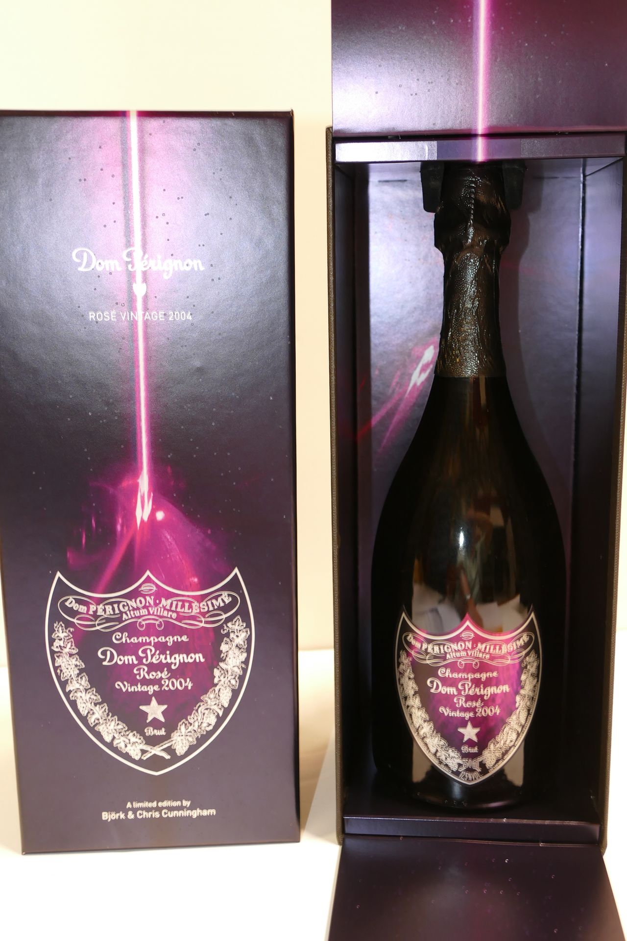 Null 1 Btle Champagne Dom Pérignon rosé 2004 Edition limitée Björk et Chris Cunn&hellip;