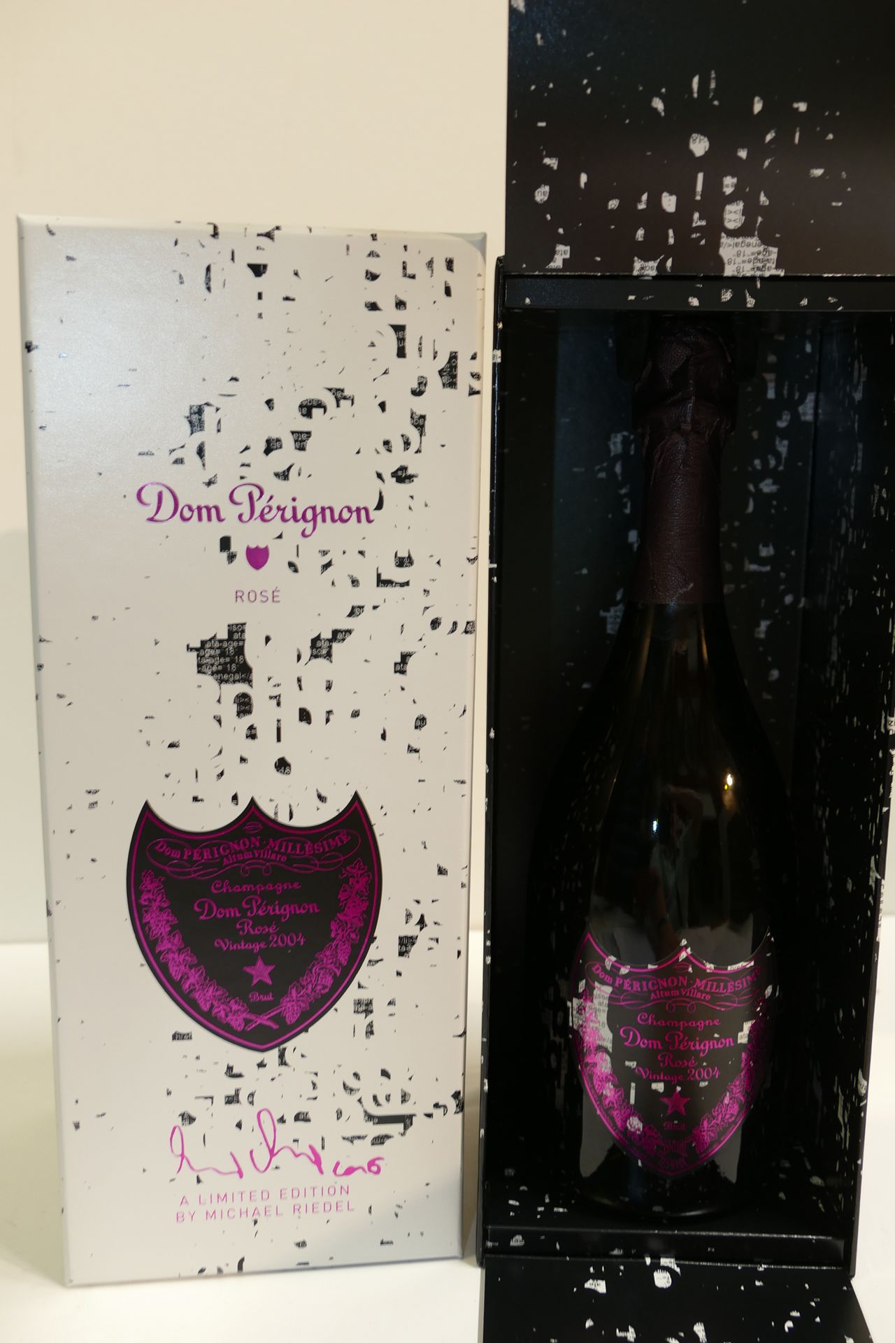 Null 1 bottiglia di Champagne Dom Pérignon rosé 2004 edizione limitata Michael R&hellip;