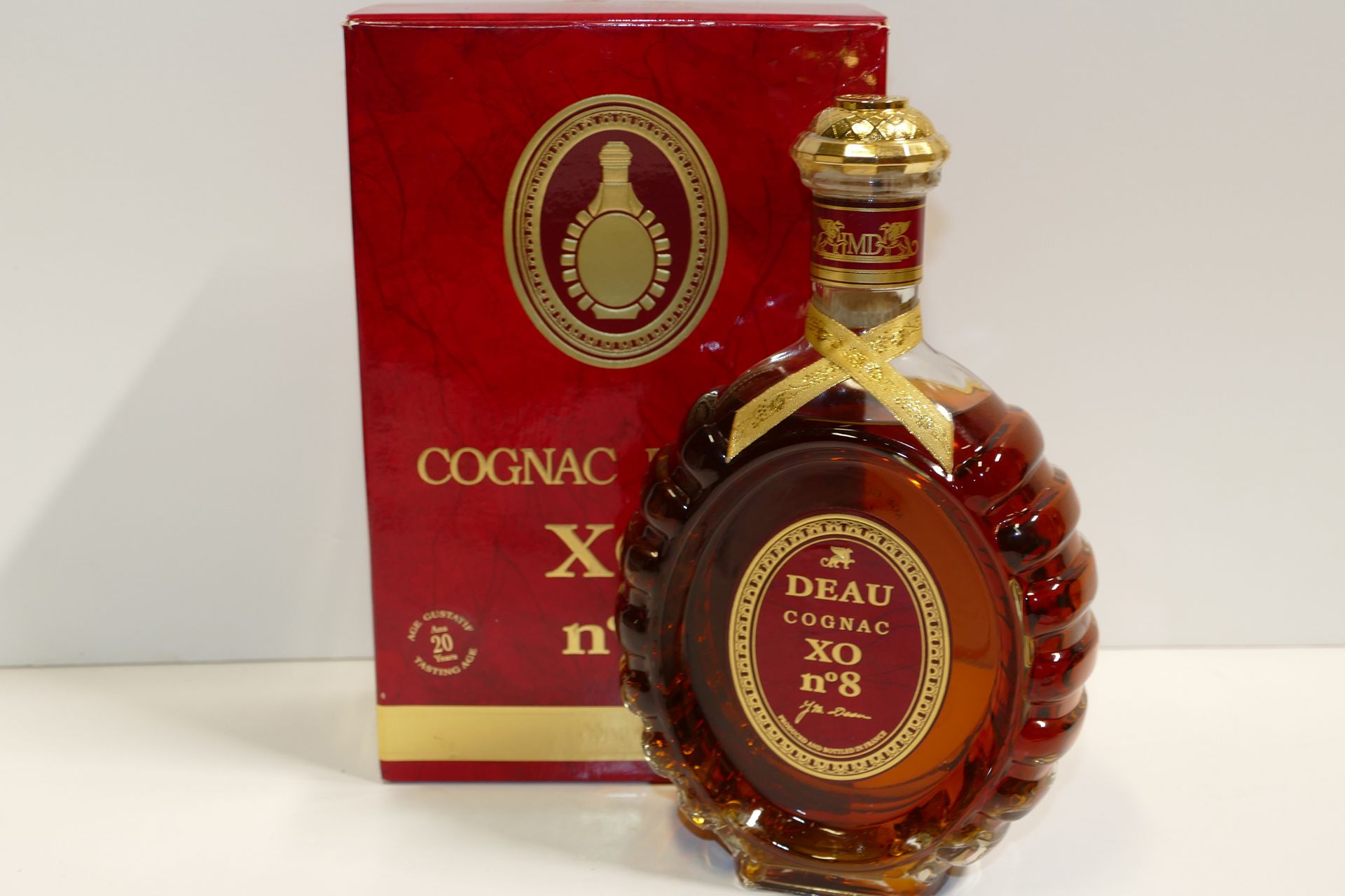 Null 1 Btle Cognac Deau X.O. N°8 in damaged case IC 10/10 PM Vat included and re&hellip;