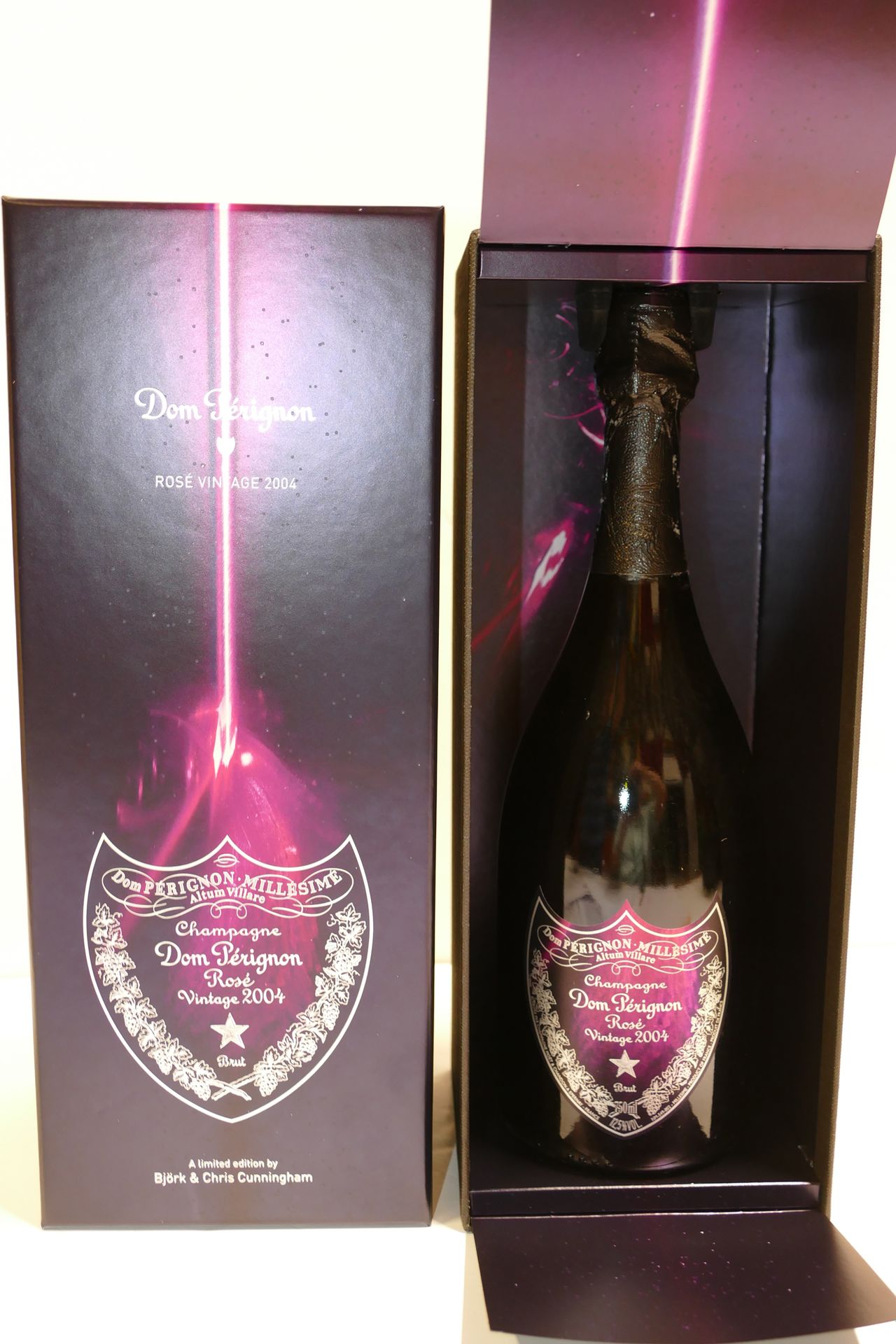 Null 1 Btle Champagne Dom Pérignon rosé 2004 Limitierte Auflage Björk und Chris &hellip;