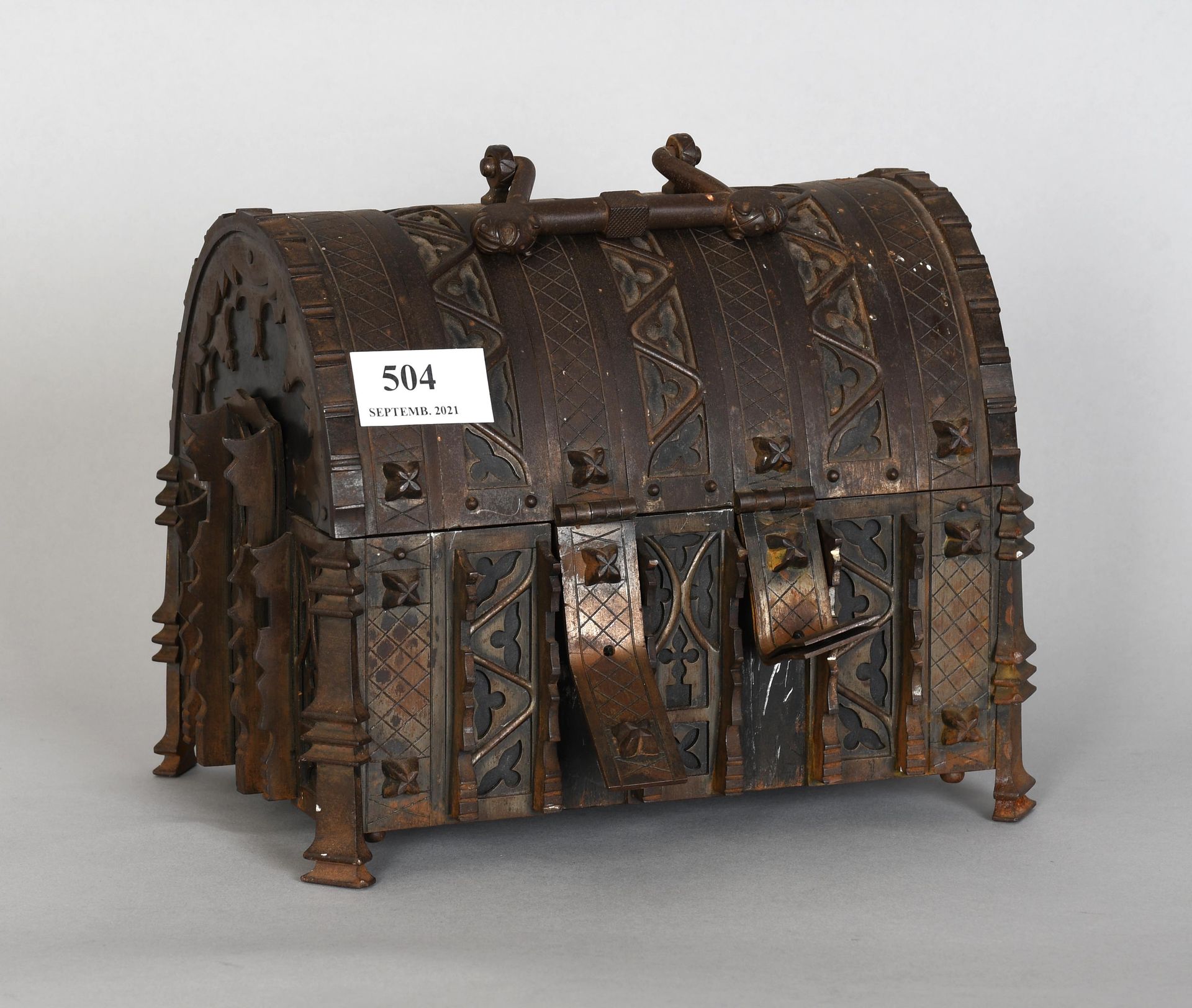 Null Gothic style wrought iron chest - Dark hinges - Length : 22 cm