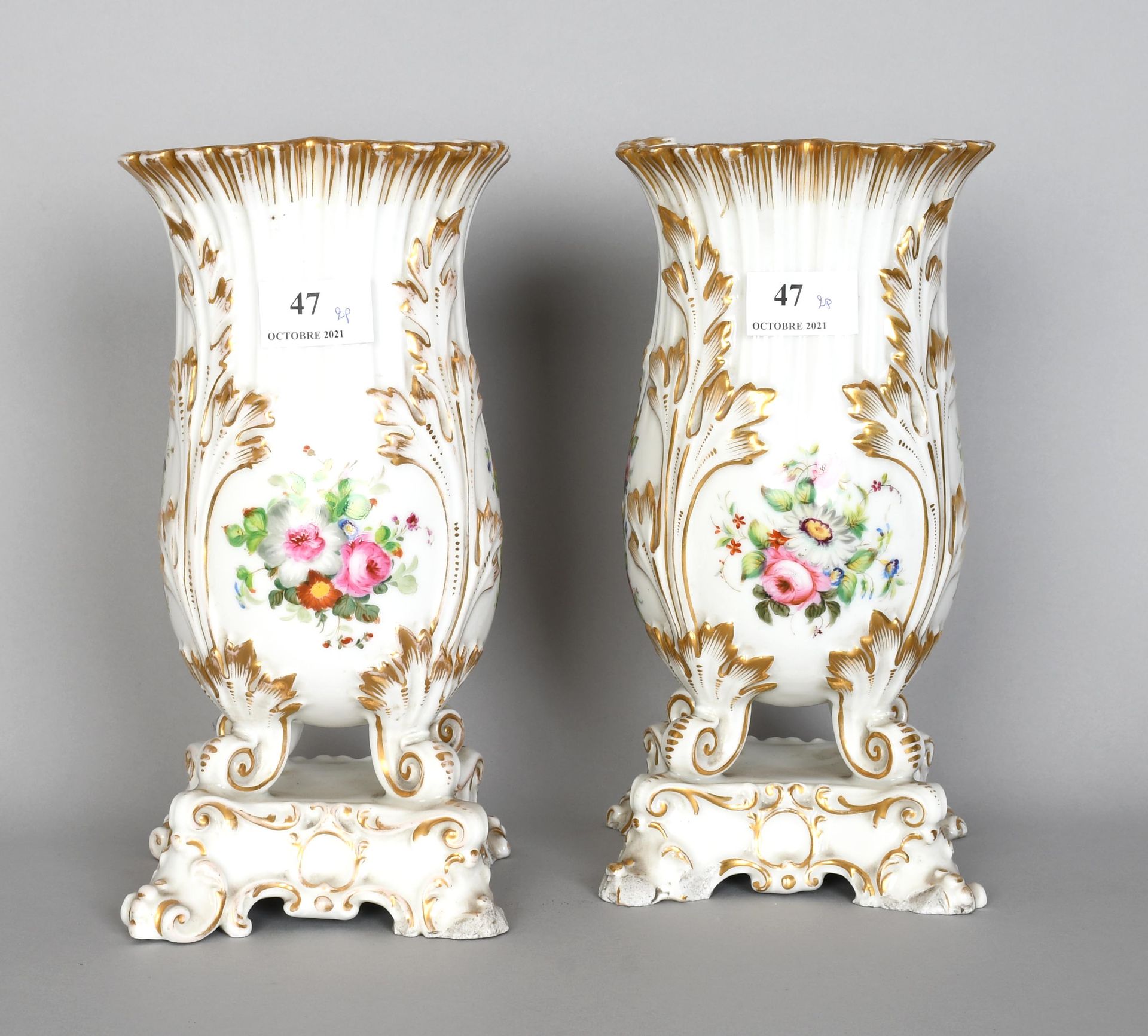 Null Vieux-Bruxelles, XIXème siècle

Paire de vases sur pied, en porcelaine blan&hellip;