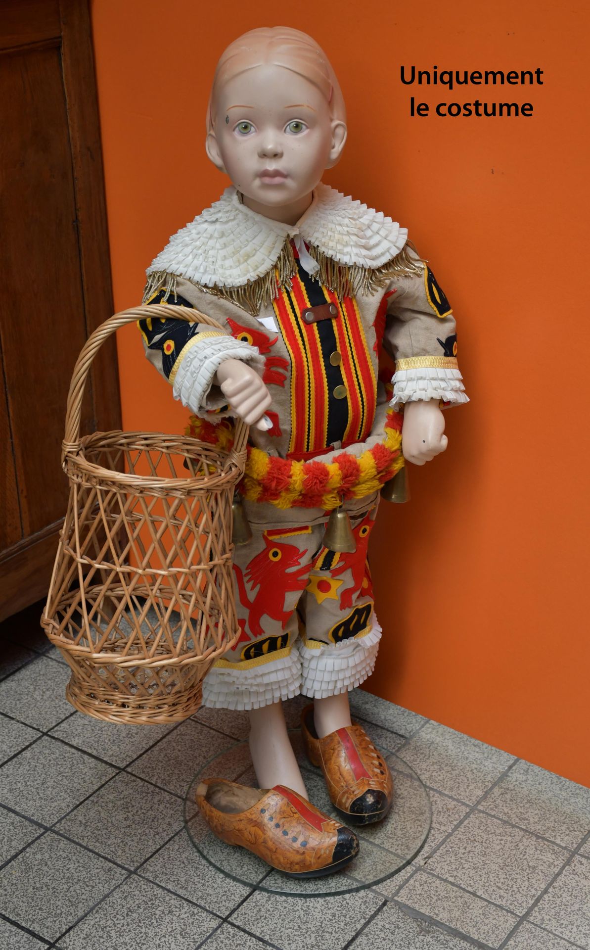 Null Ancien costume de Gille de Binche d’enfant