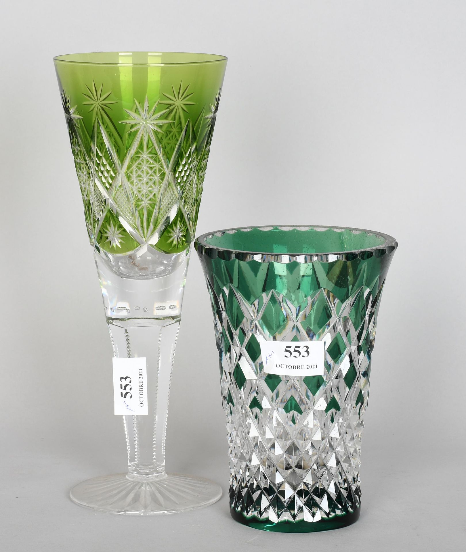 Null Val Saint-Lambert

一个绿色切割和衬里的水晶婚礼杯和一个绿色切割和衬里的花瓶。高度：28厘米。