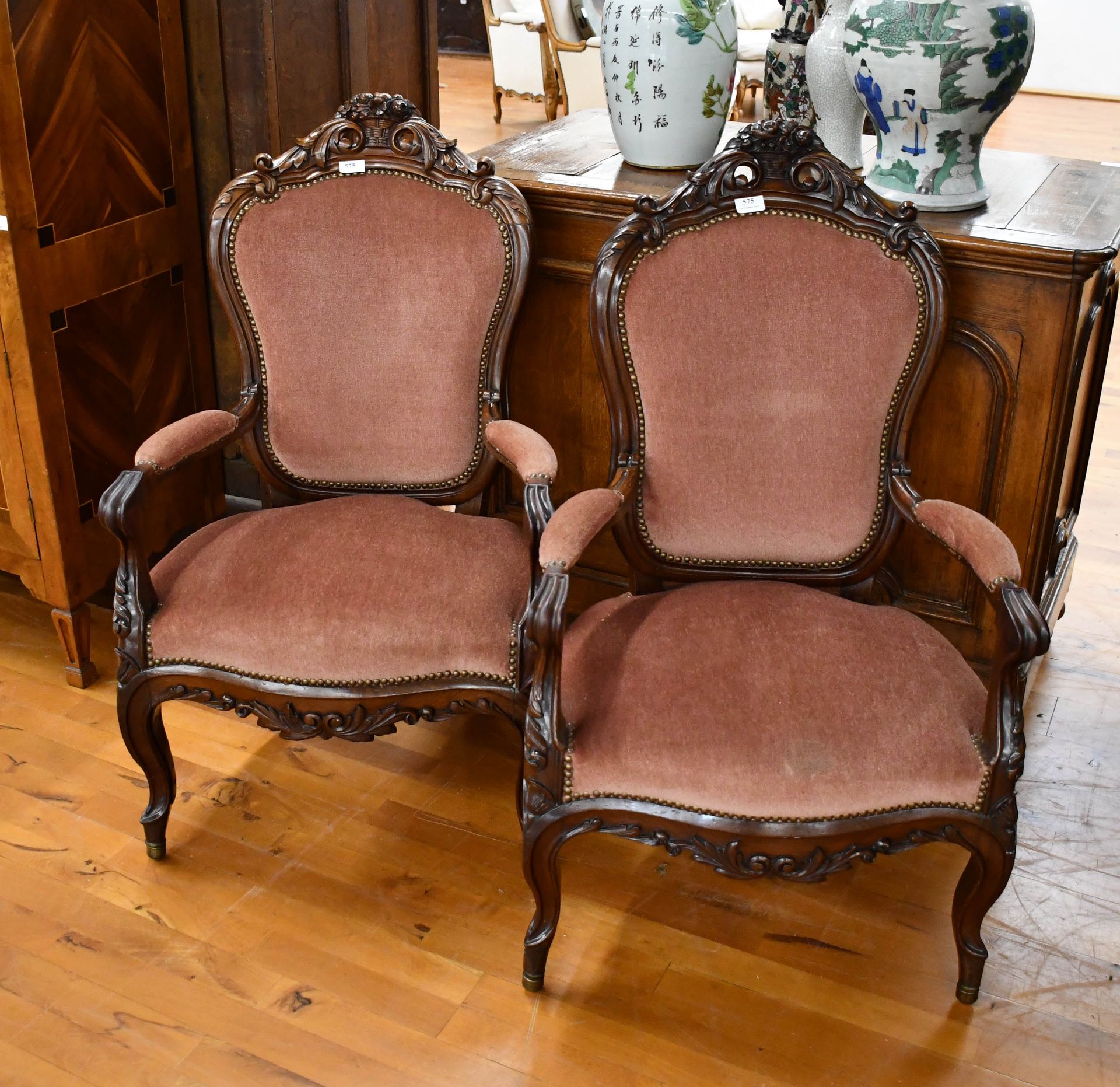 Null Paar geschnitzte Sessel aus Palisanderholz aus dem 19.