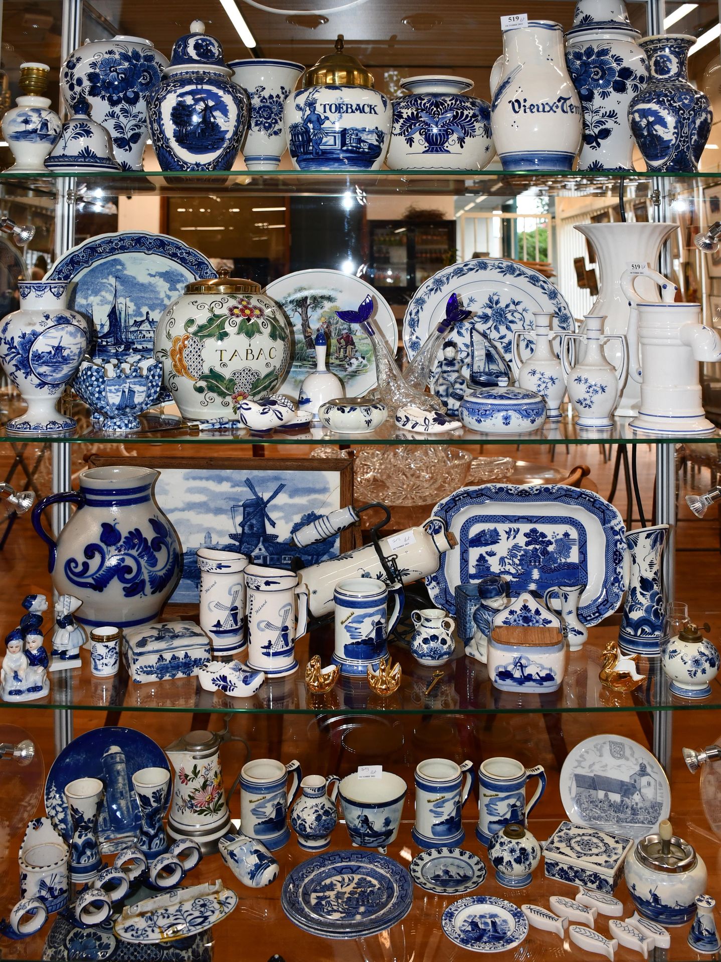 Null Lote de varios objetos de barro con decoración blanca y azul de Delft