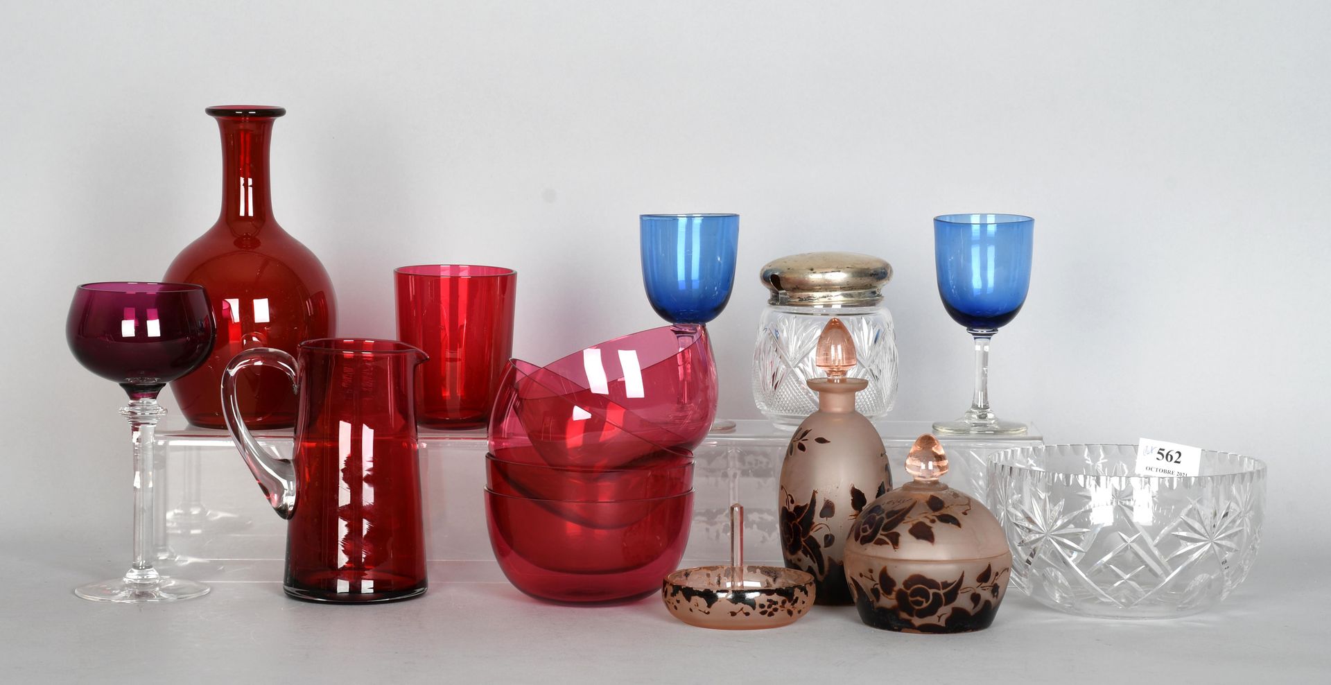 Null 各种玻璃器皿，包括Val Saint-Lambert，老橡木，三件Carly。