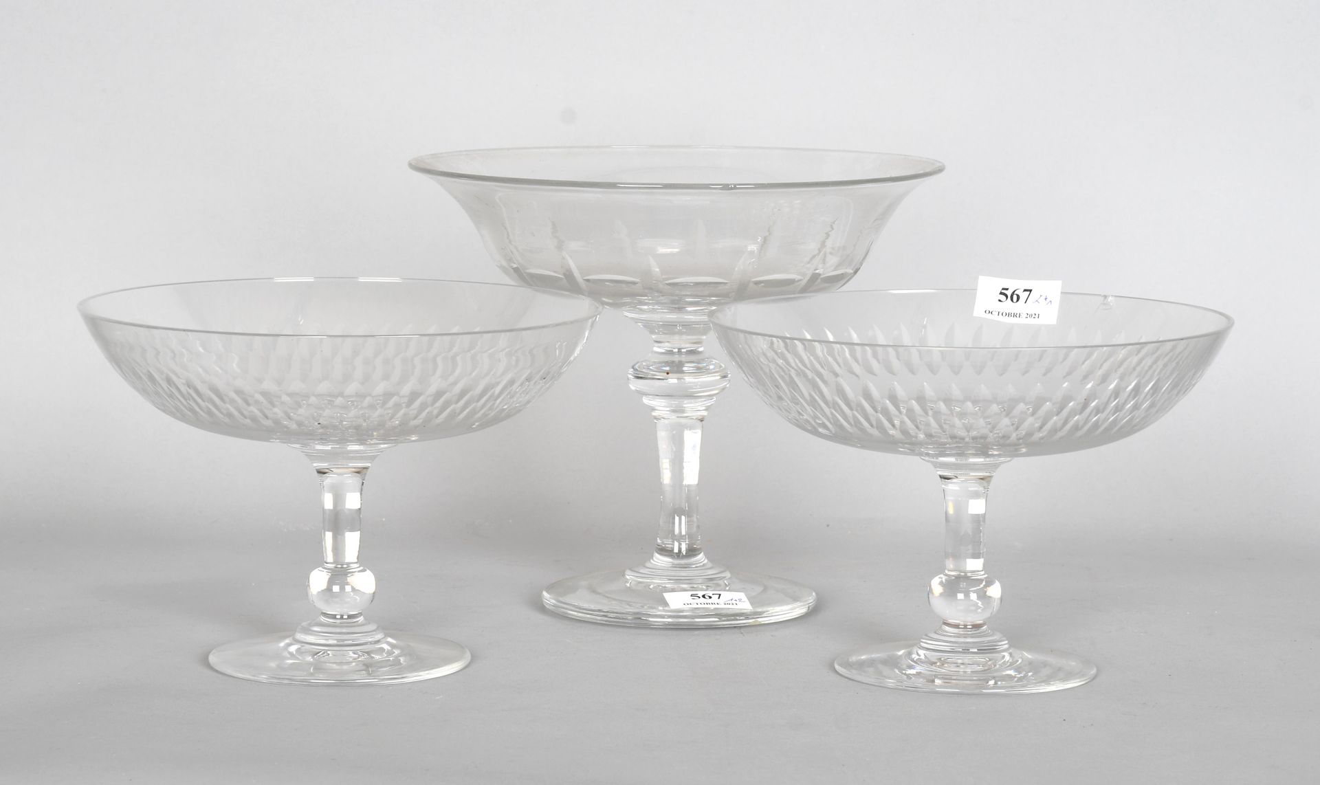 Null Pair of crystal goblets on foot and a bowl - Two chips