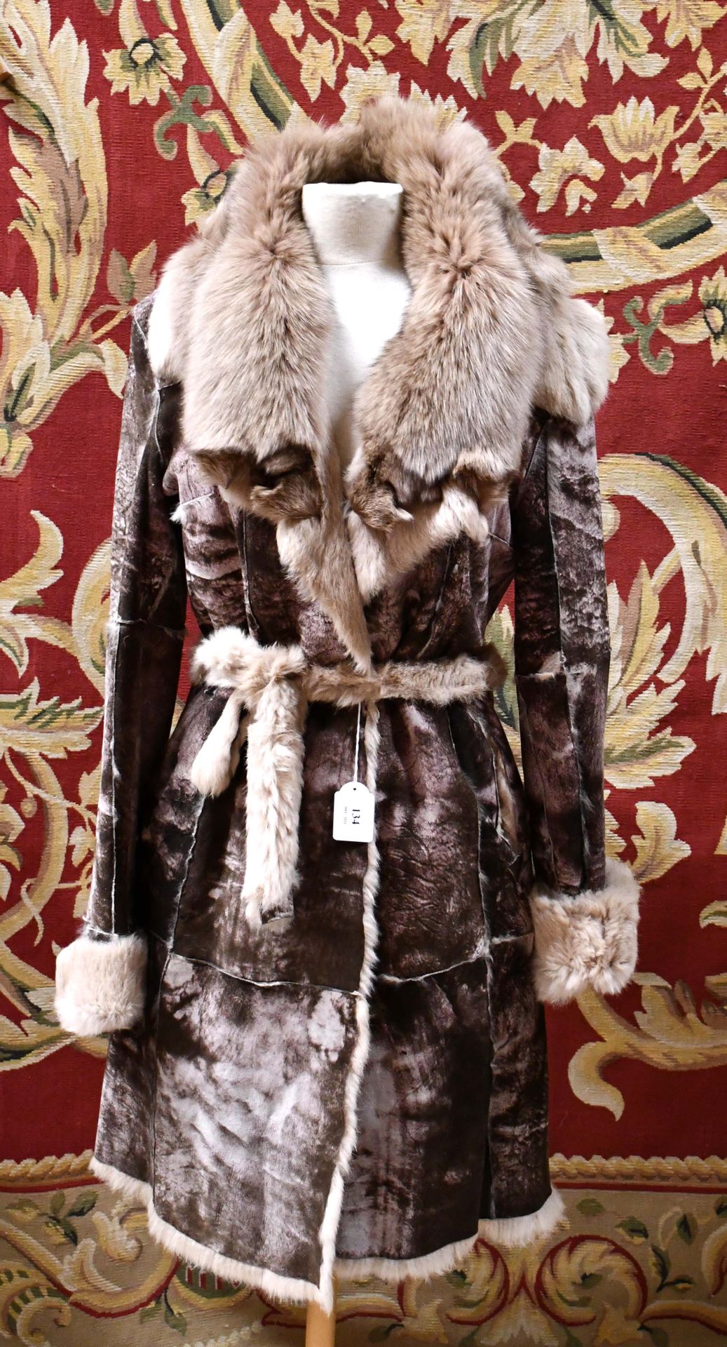 Null Lady's coat in rabbit and fox collar