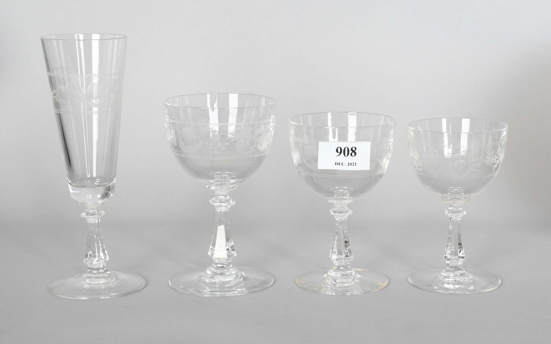 Null Val Saint-Lambert

Crystal legged glass set with a frieze engraved cup. Inc&hellip;