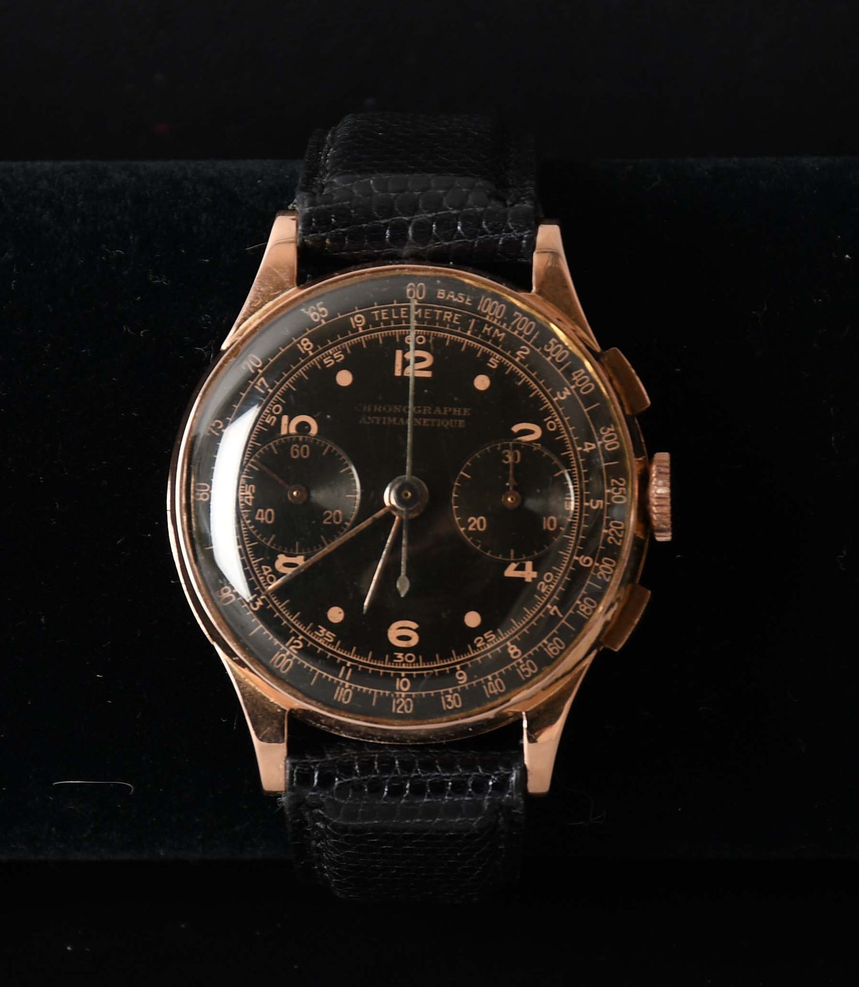 Null Joya

Reloj de pulsera cronógrafo vintage con caja de oro rosa de 18 quilat&hellip;