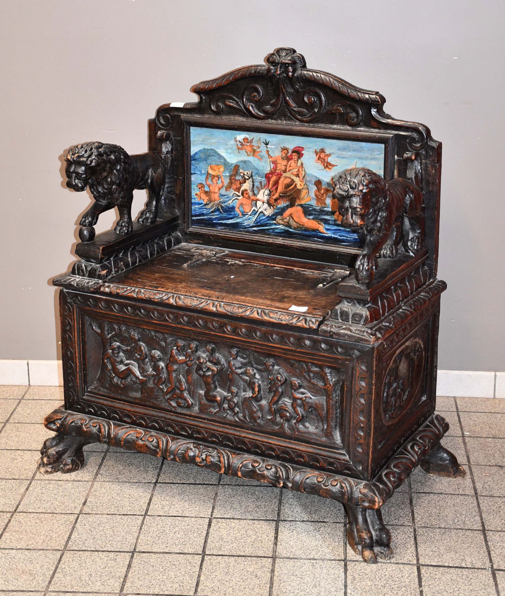 Null Carved bench box, the back painted with a mythological scene

Length : 95 c&hellip;