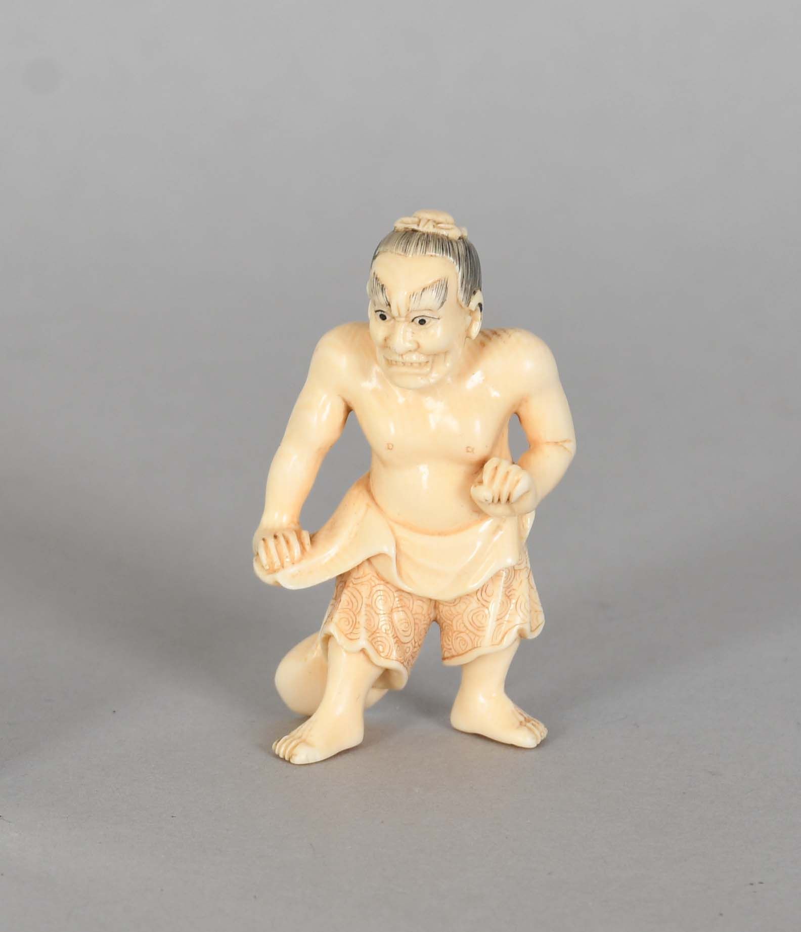 Null Taisho period, around 1920

Carved ivory netsuke : "An immortal". Signed.

&hellip;