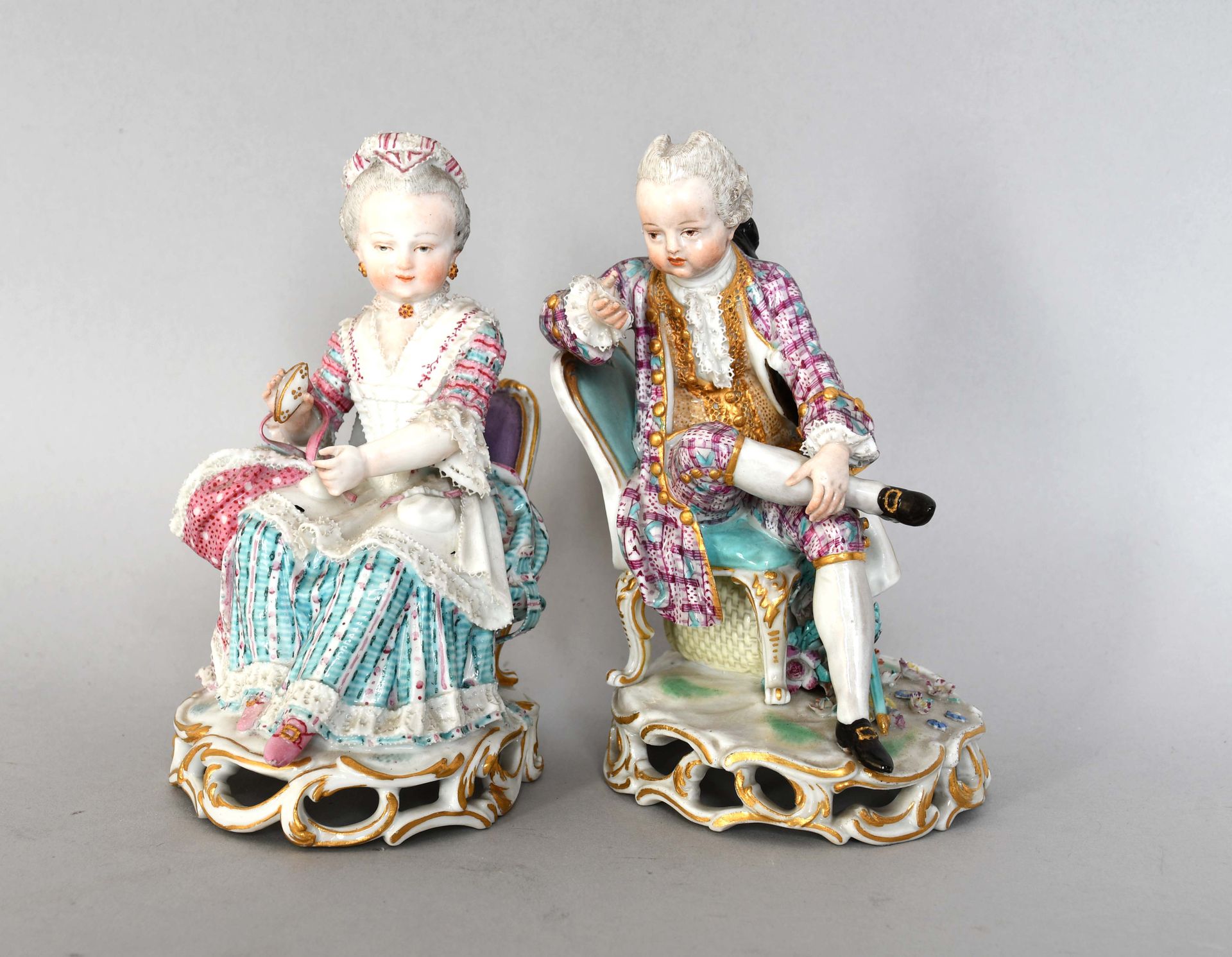 Null Sajonia / Meissen

Una pareja de porcelana policromada y dorada. Marca en a&hellip;