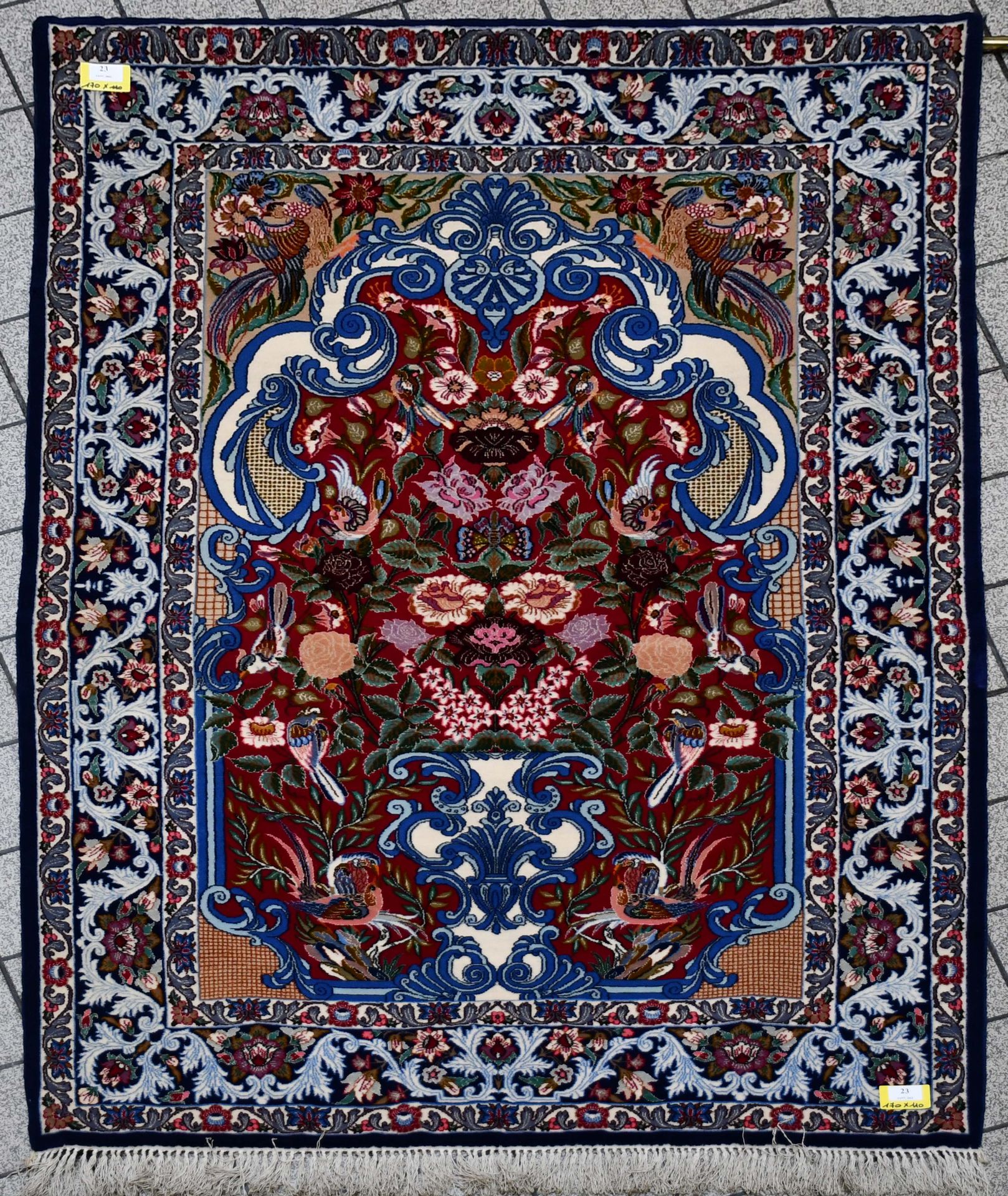 Null Carpet

Fine Iranian oriental prayer rug.

Dimensions : 170 cm x 110 cm.