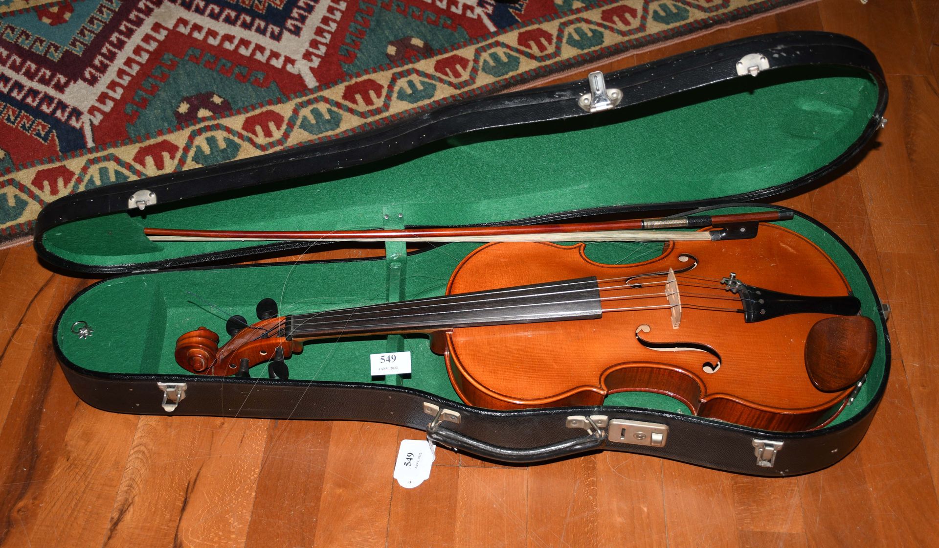 Null Violine Viola und ihr Bogen - In seiner Schatulle