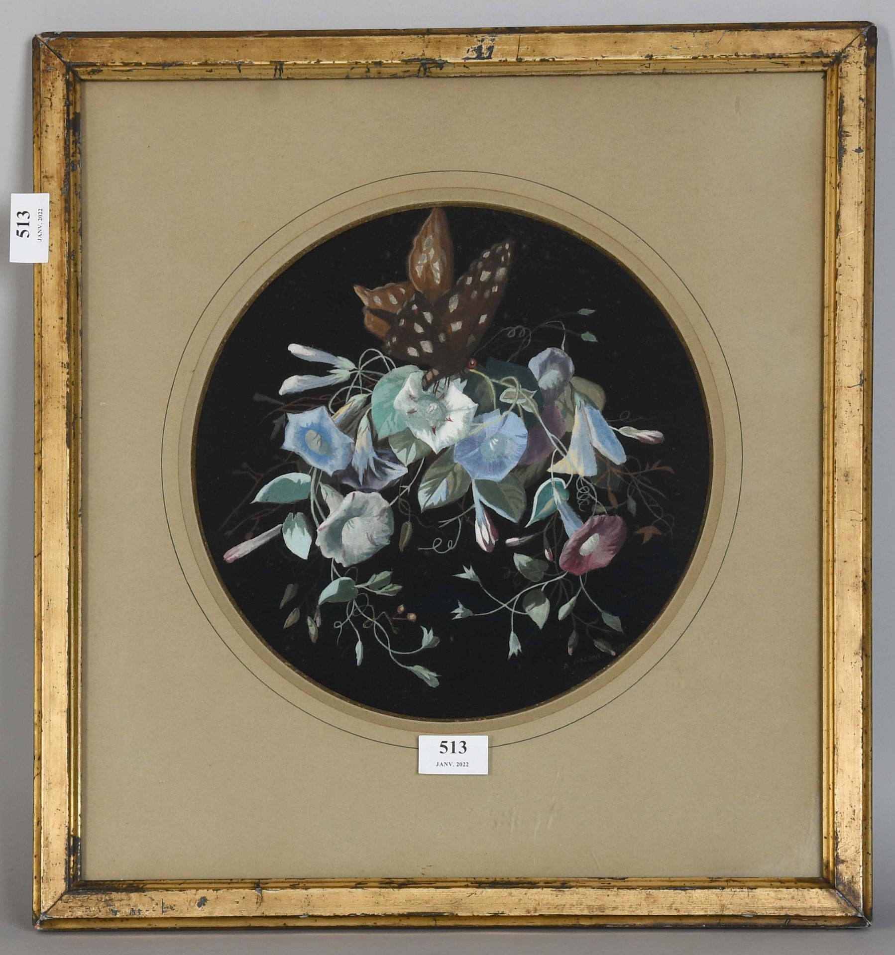 Null A.马森

彩绘丝绸："鲜花和蝴蝶的静物"。有签名和日期的1880年。

直径：29厘米。
