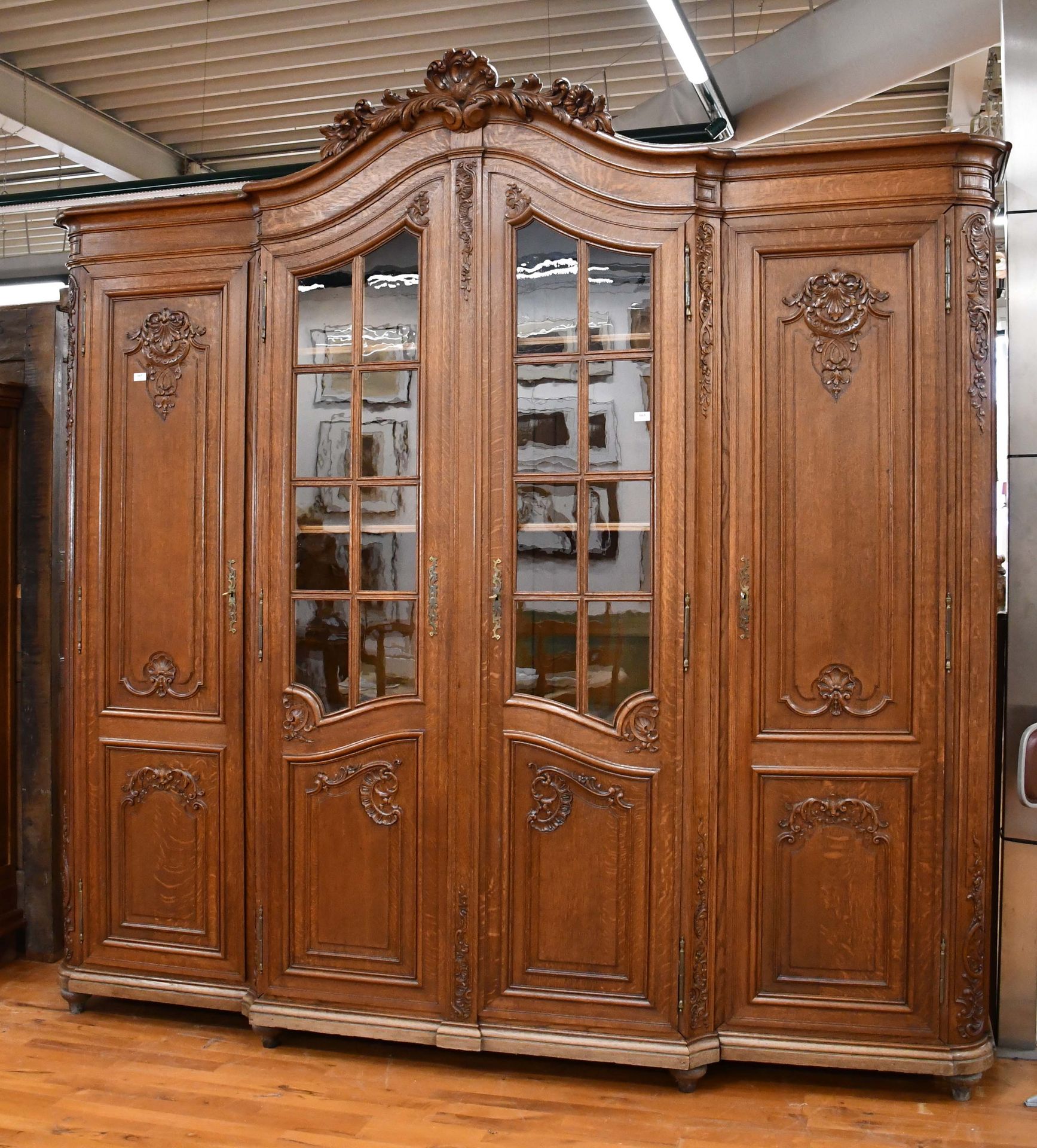 Null Large Liège bookcase in the Transitional Louis XIV / Louis XV style, with r&hellip;