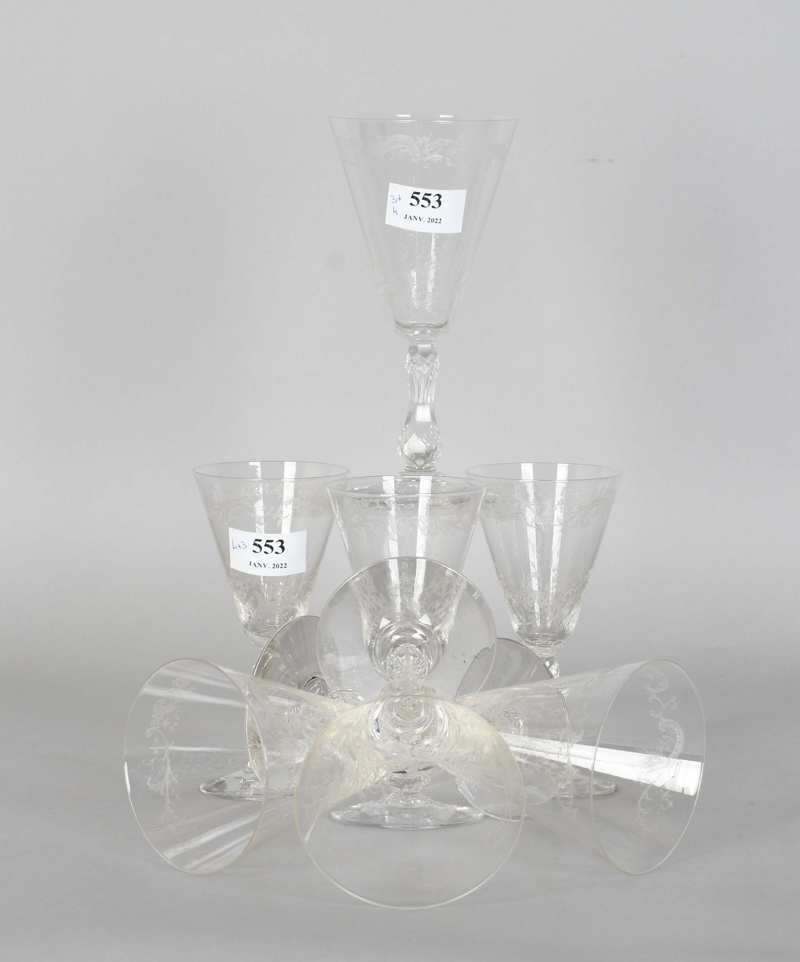 Null Val Saint-Lambert

四只水杯和三只白酒杯，水晶材质，杯子上刻有受电弓。