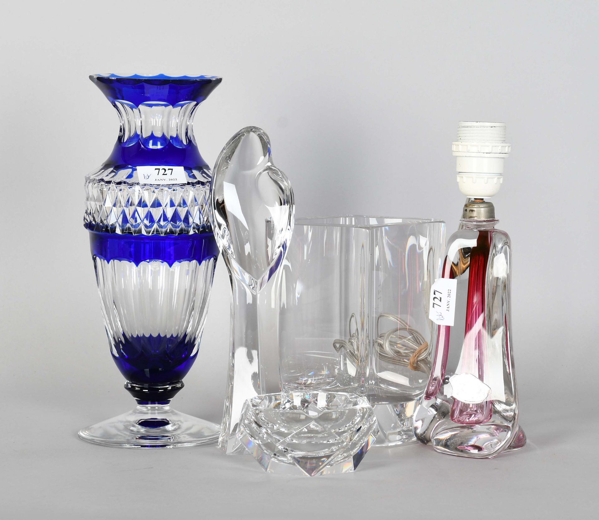 Null Val Saint-Lambert

Various lot of crystals: Virgin, vase doubled blue with &hellip;