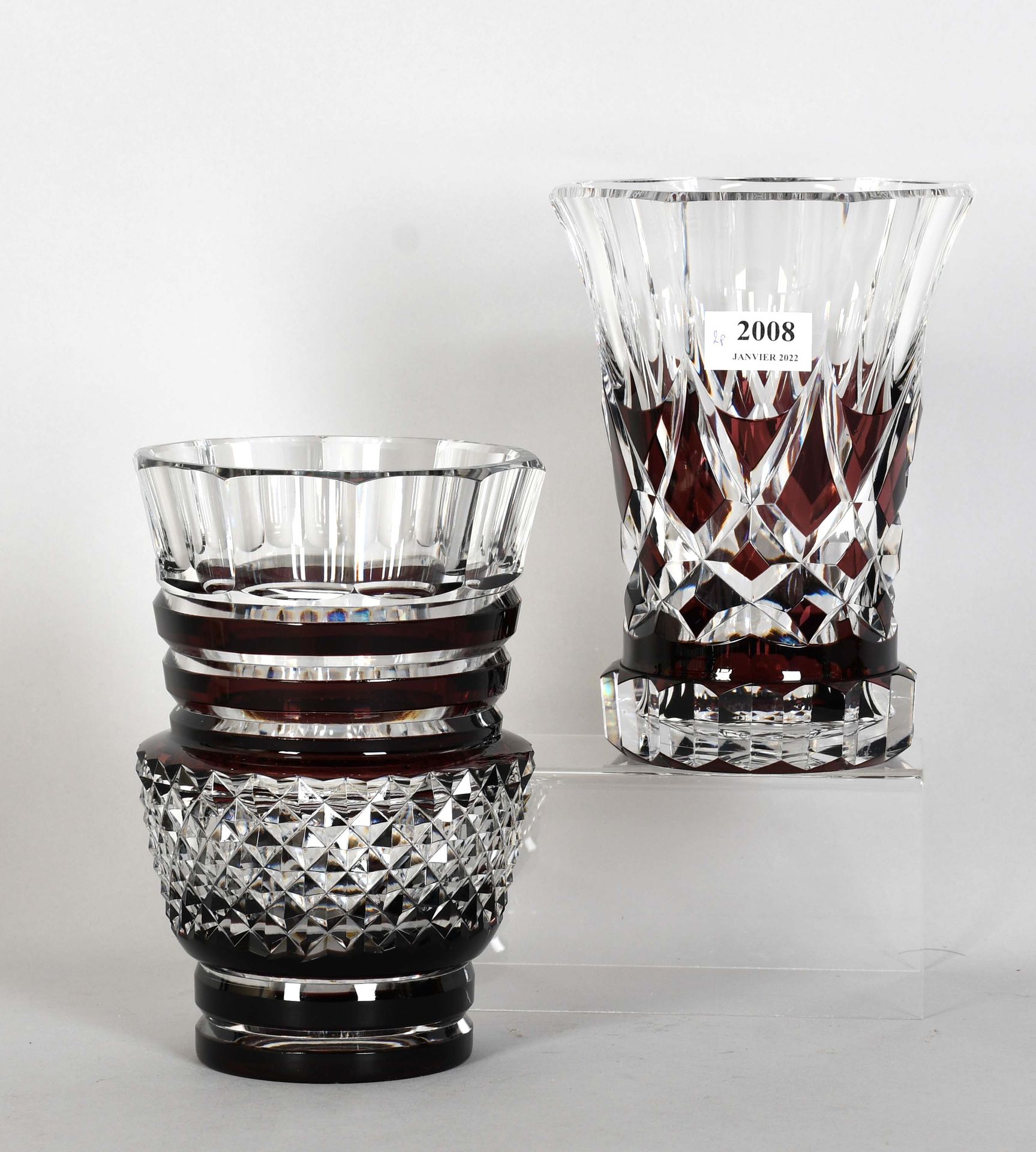 Null Val Saint-Lambert

One more vase, in doubled and cut crystal plum.

Height:&hellip;