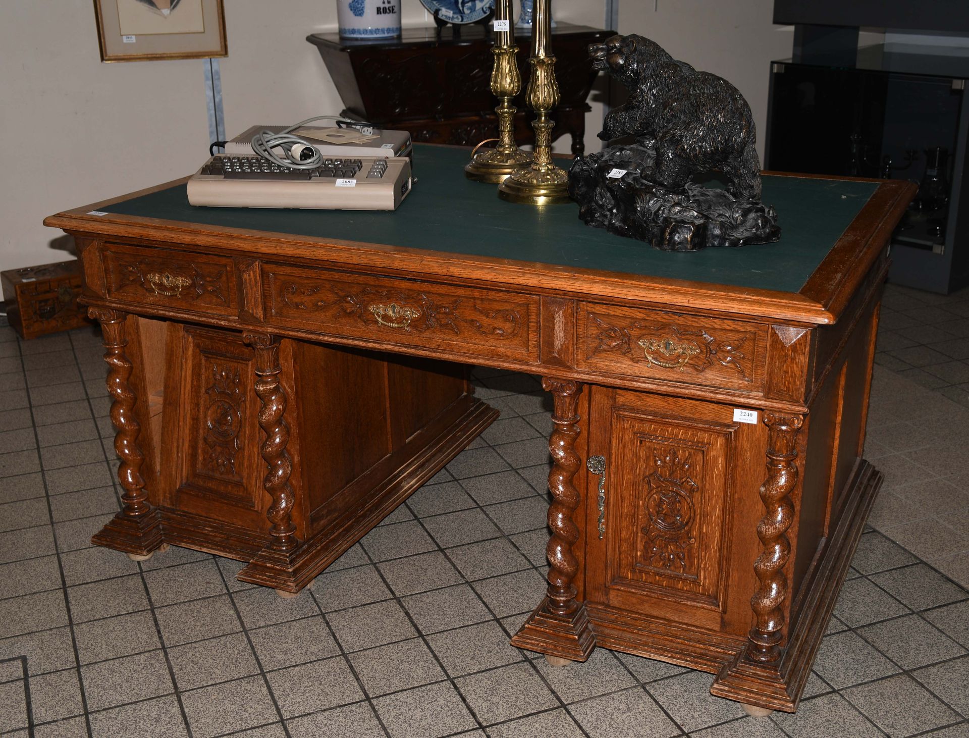 Null Oak double-sided pedestal desk with twisted columns