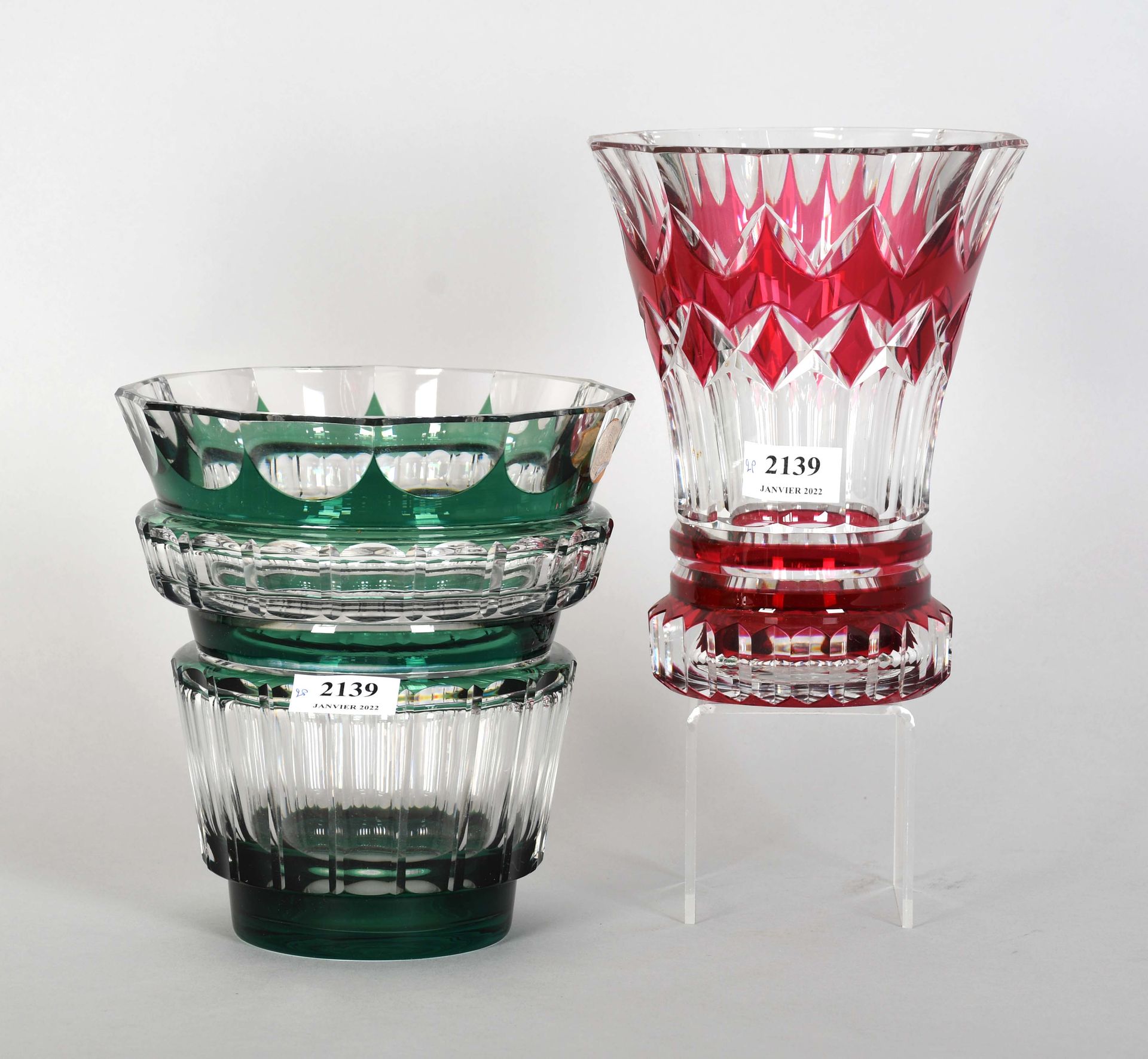 Null Val Saint-Lambert

一个加一个花瓶，用的是翻倍和切割的水晶，一个绿色和一个红色的装饰艺术。

高度：21厘米。