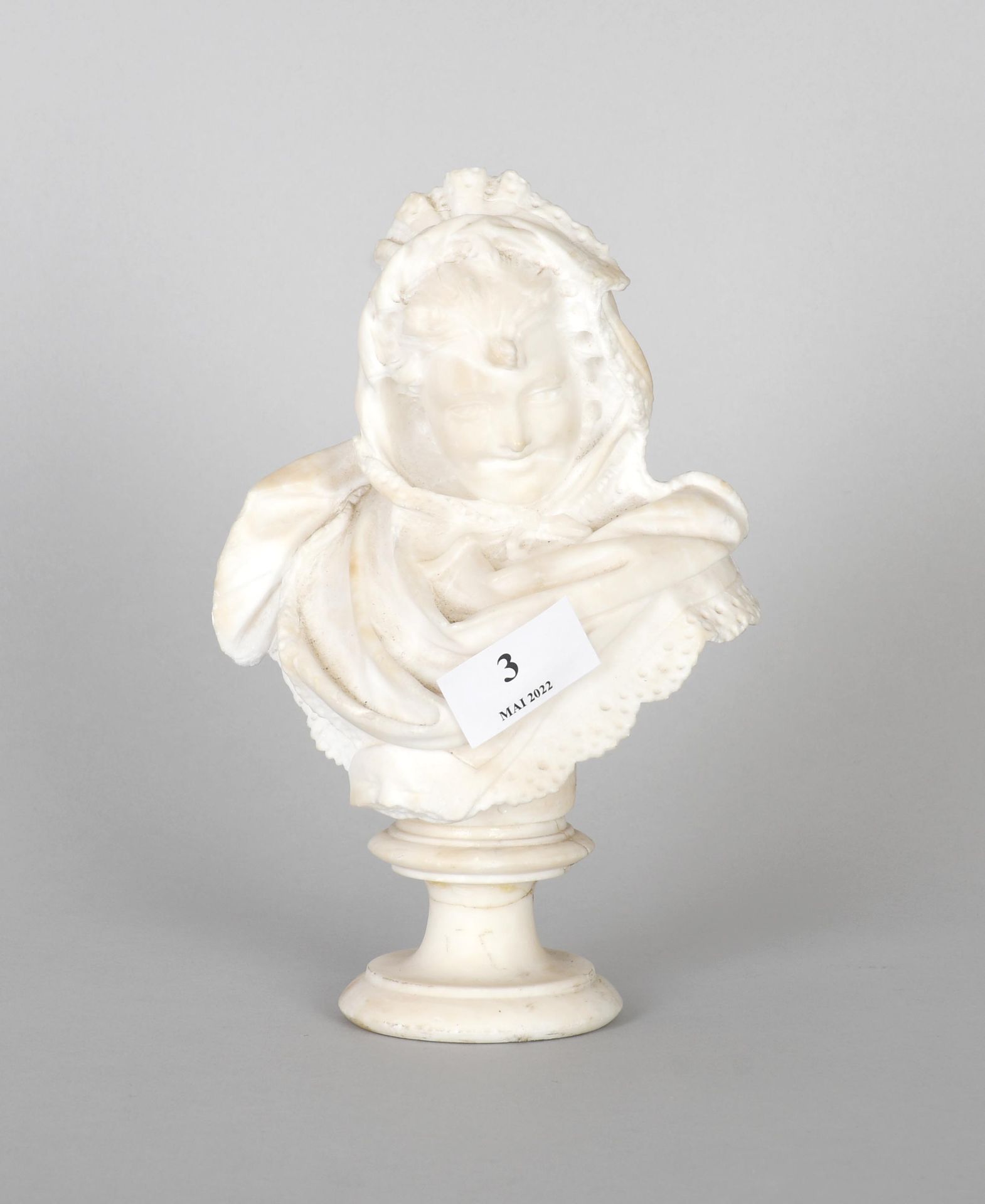 Null 年轻女士的雪花石膏半身像 - 19世纪末 - 底部被粘上了

高度：21厘米。