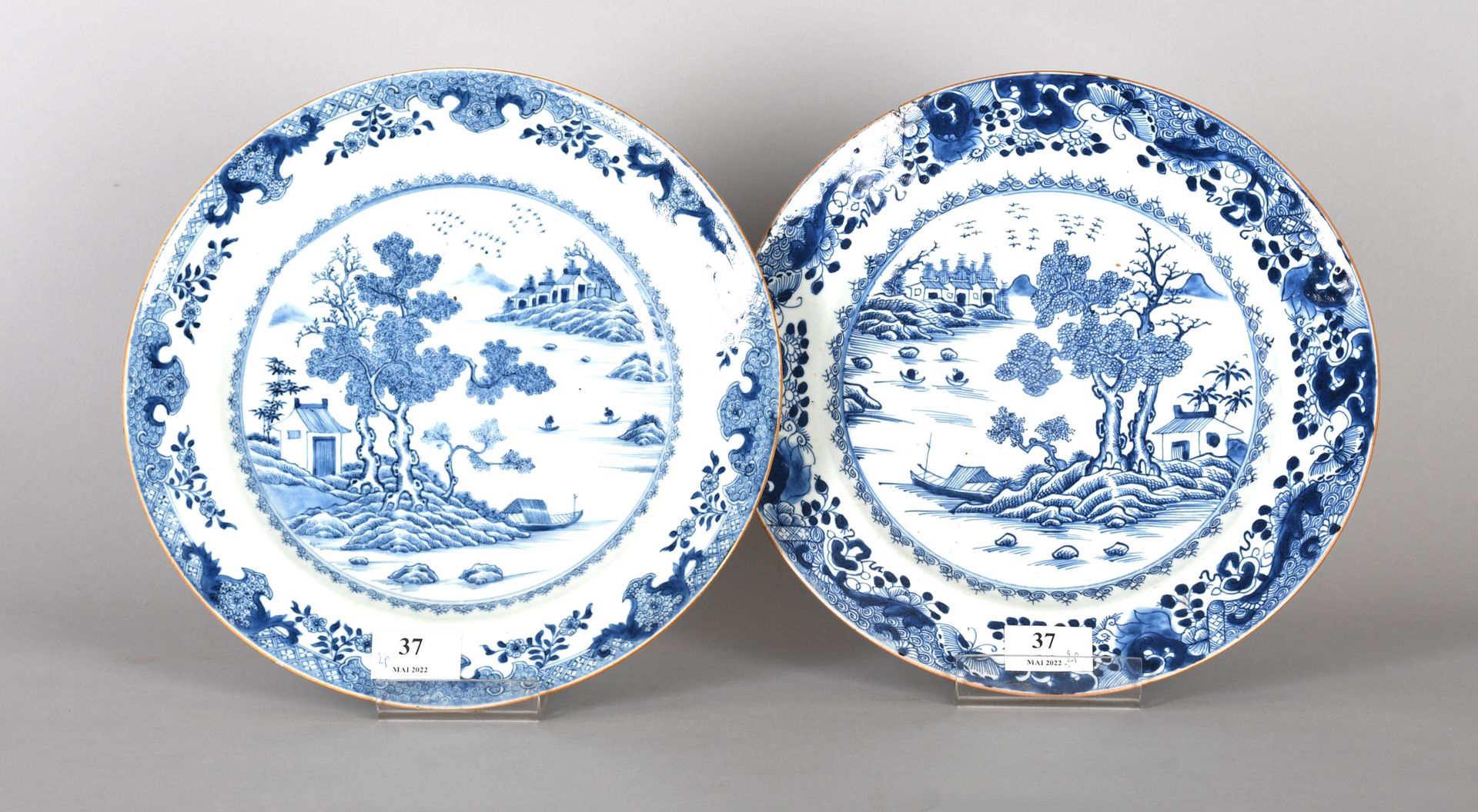 Null China, 18th century

One plus one round porcelain dishes with animated blue&hellip;