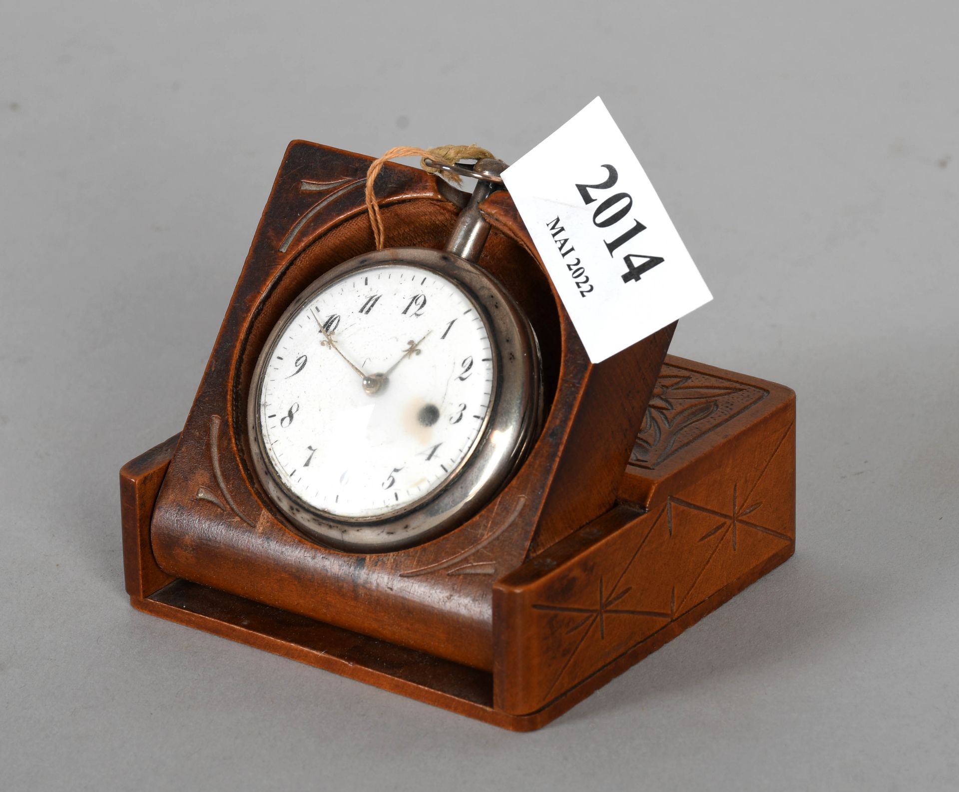 Null Reloj de bolsillo del siglo XVIII y vitrina de nogal - Accidente
