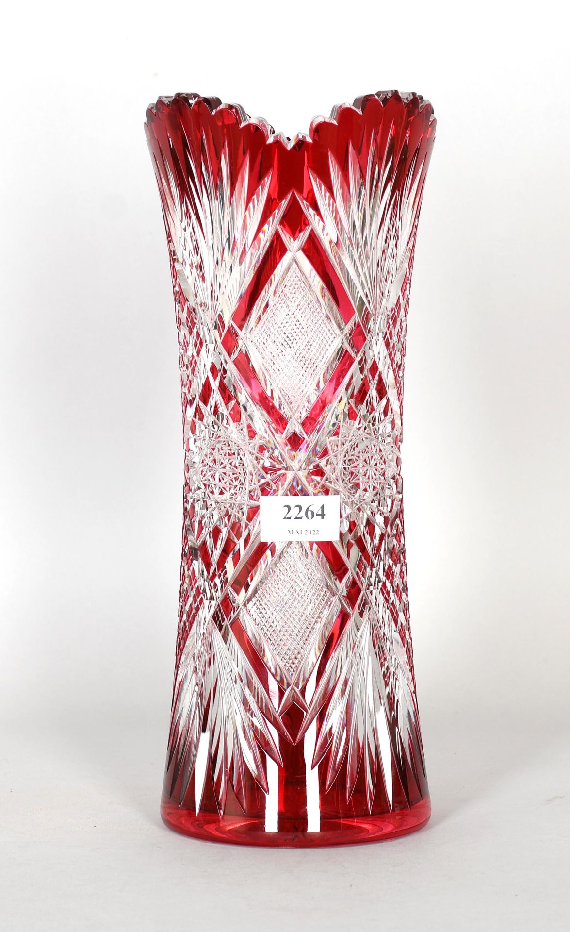 Null Val Saint-Lambert / Hubert Fouarge

红色切割和衬里的水晶花瓶。

高度：35厘米。