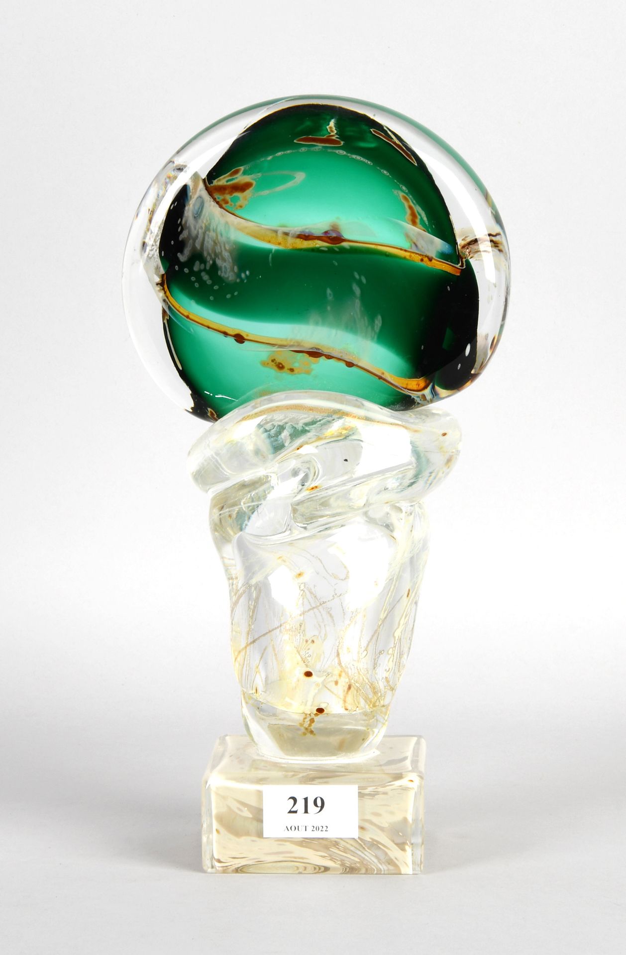 Louis Leloup 
Sculpture en cristal : “Sphère”. Signée et datée 2002. 
Hauteur : &hellip;