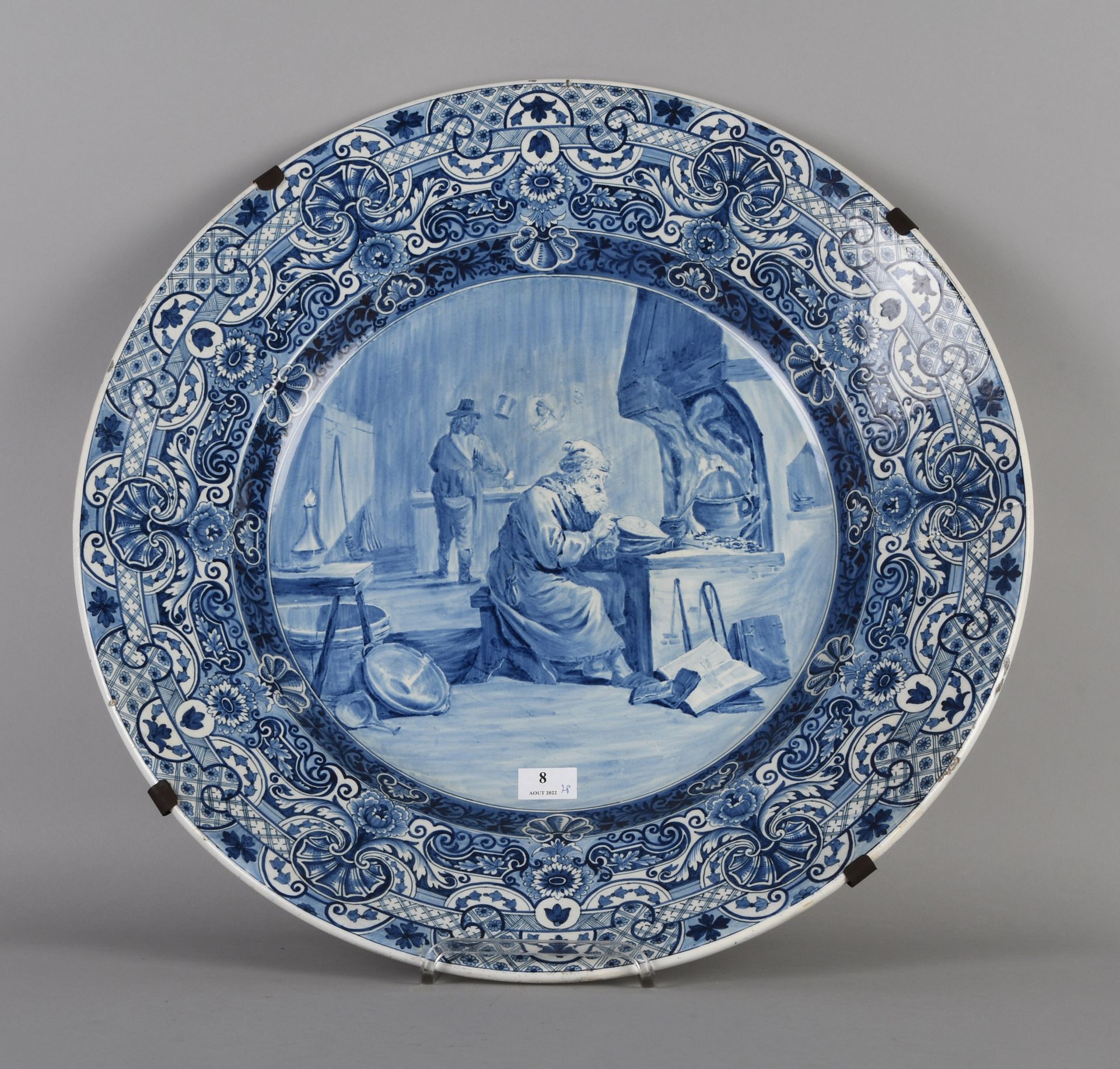 Null Boch Frères

仿照Teniers设计的一对白色和蓝色的大圆陶盘。

直径：62厘米。