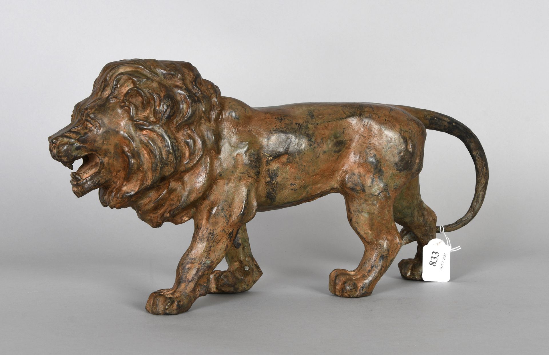 Null 
Pierre Chenet Sculpture in patinated bronze : "Lion



Signed
Length : 45 &hellip;