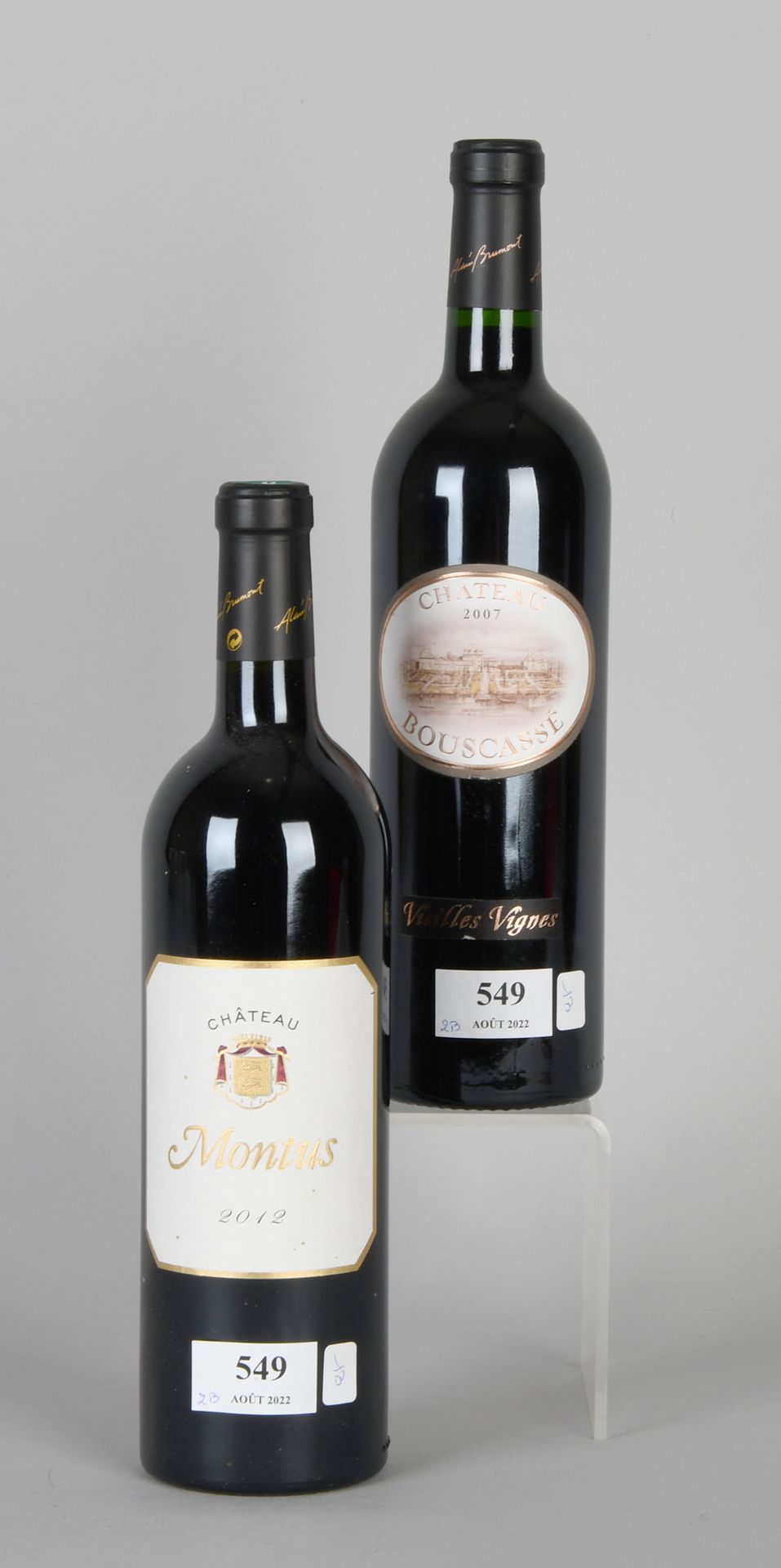 Null Lot de vins divers : deux bouteilles

Château Bouscassé 2007. Madiran. Viei&hellip;