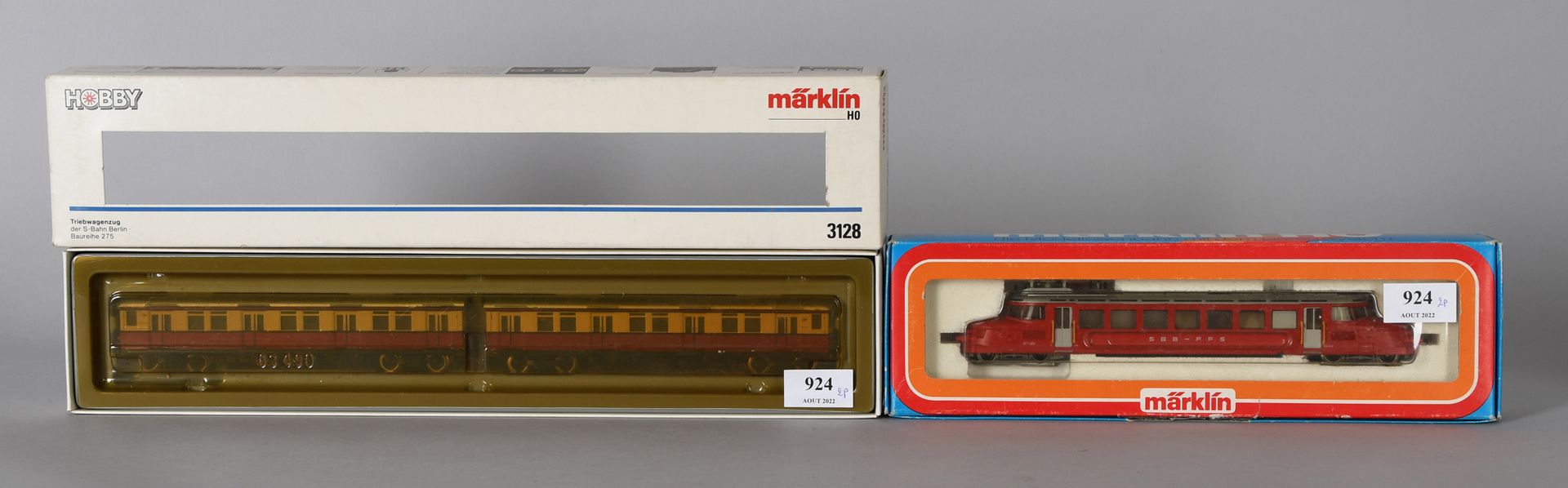 Null Marklin (2) autos motrices : 3125, flèche rouge suisse (neuve en boîte), et&hellip;