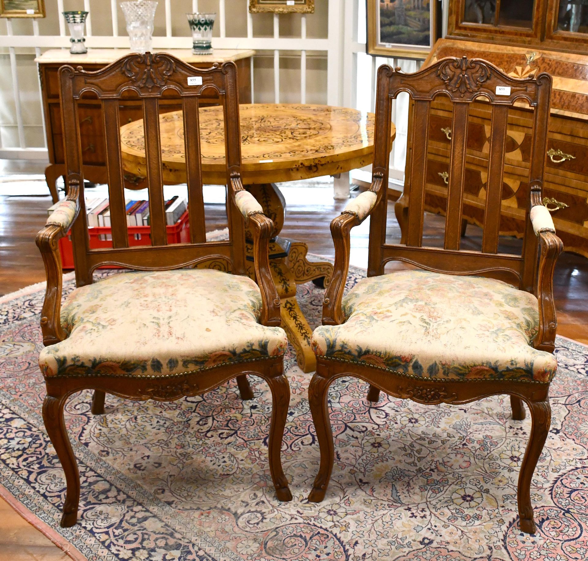 Null Paar Lütticher Sessel im Stil Louis XIV, Rückenlehne mit Stäben
