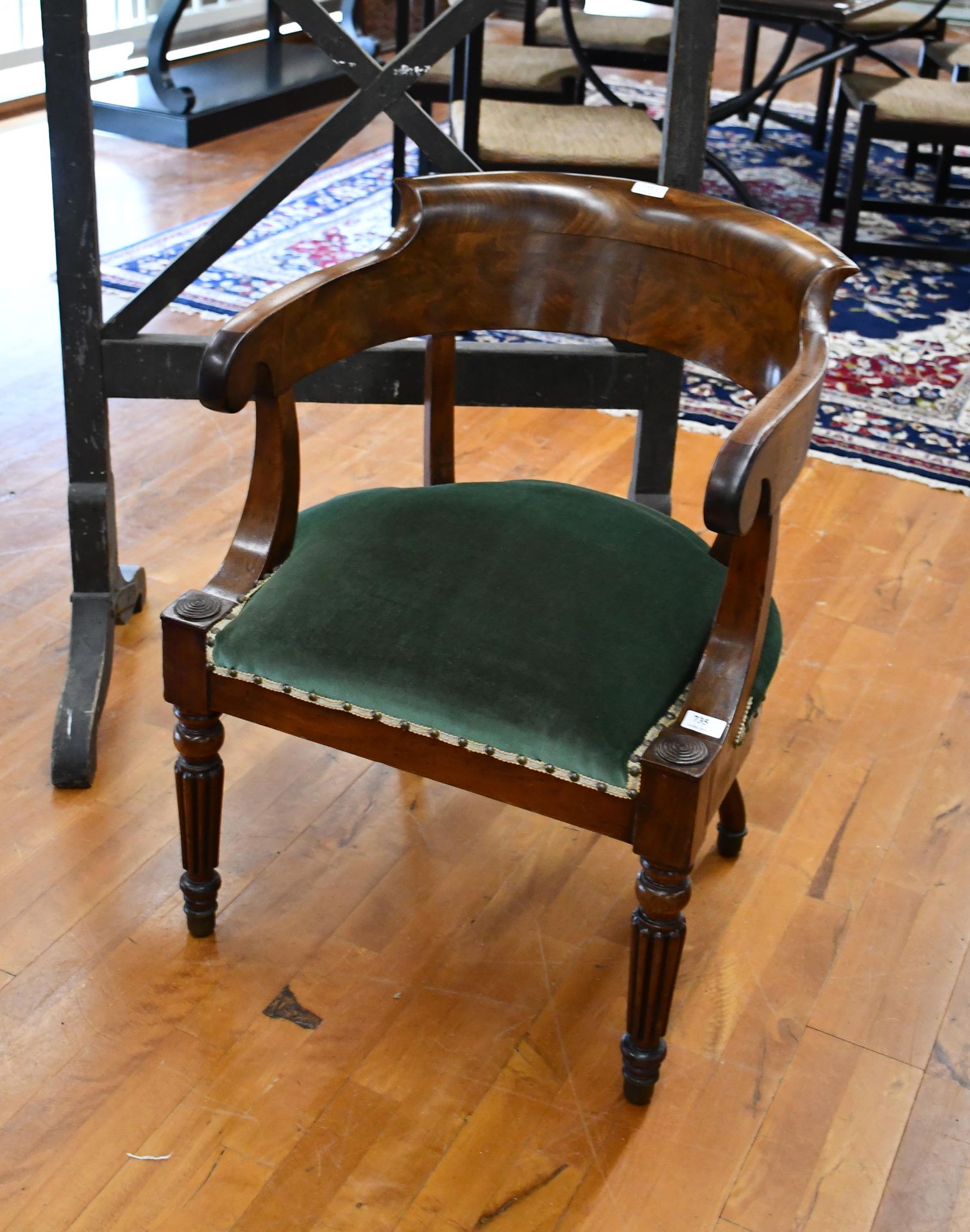 Null Bürostuhl aus dem 19. Jahrhundert aus Mahagoni mit gebogener Rückenlehne un&hellip;