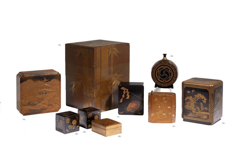 JAPON - XXe siècle JAPON - XXe siècle

Paire de petites boites en laque noire à &hellip;