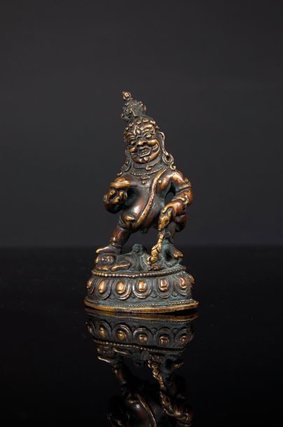 TIBET - XVIIe siècle TIBET - 17th century

A fierce bronze statue of Jambhala wi&hellip;